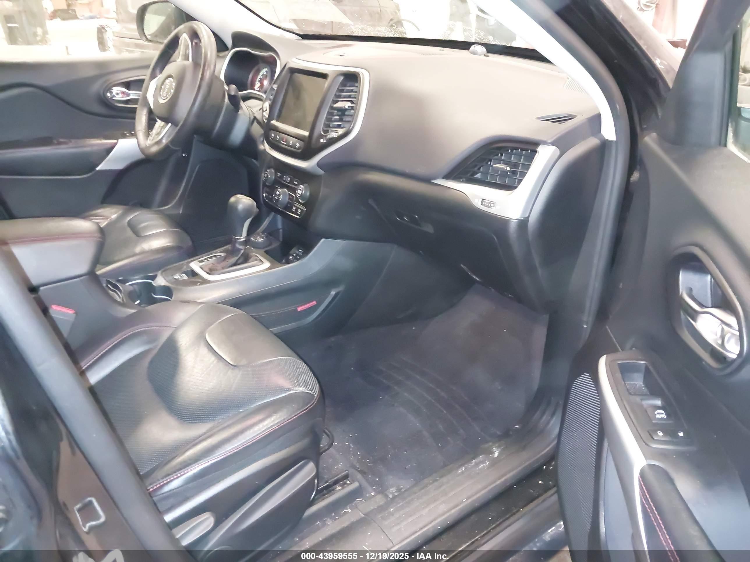 JEEP CHEROKEE image 5