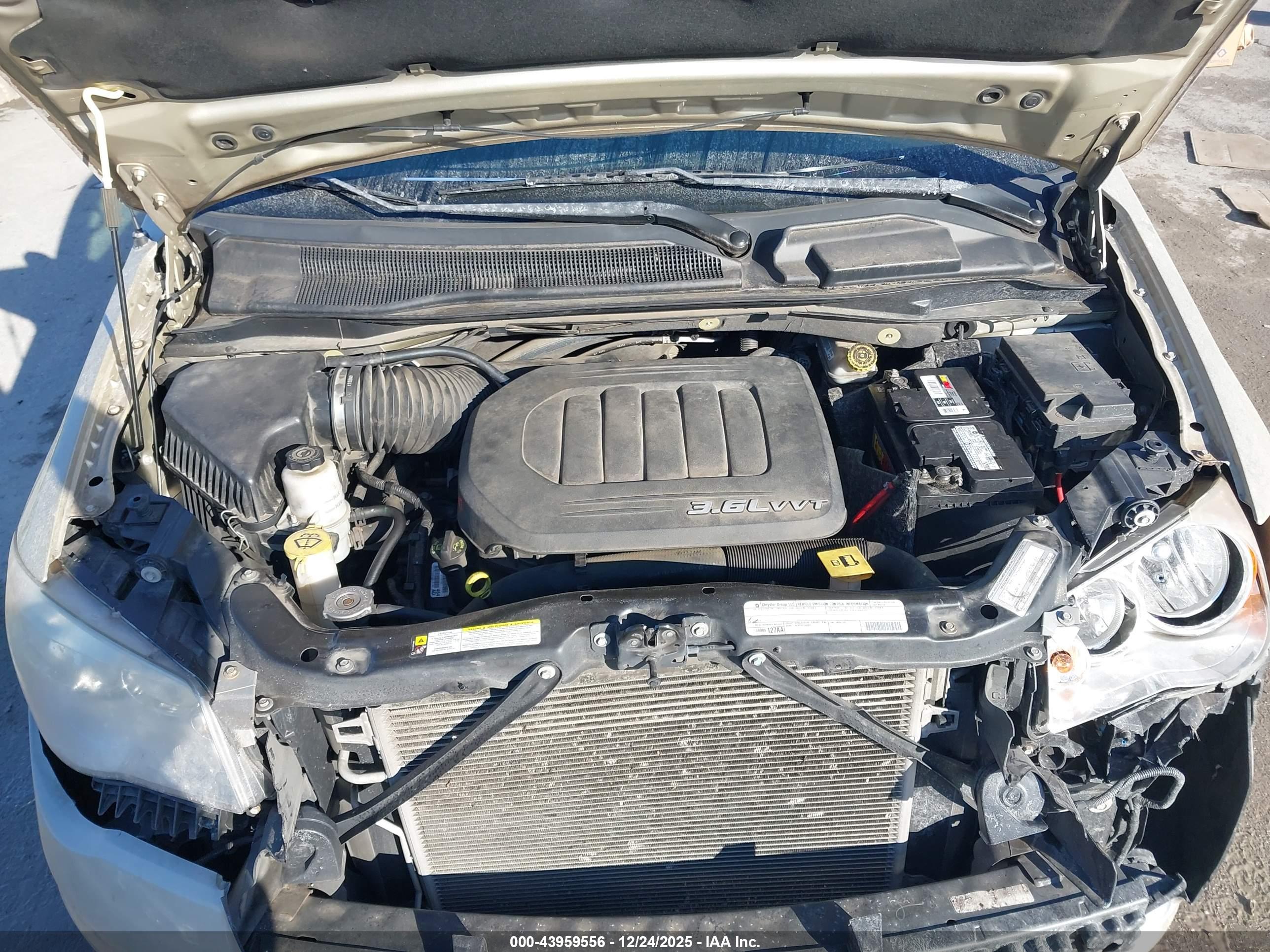 CHRYSLER TOWN image 10