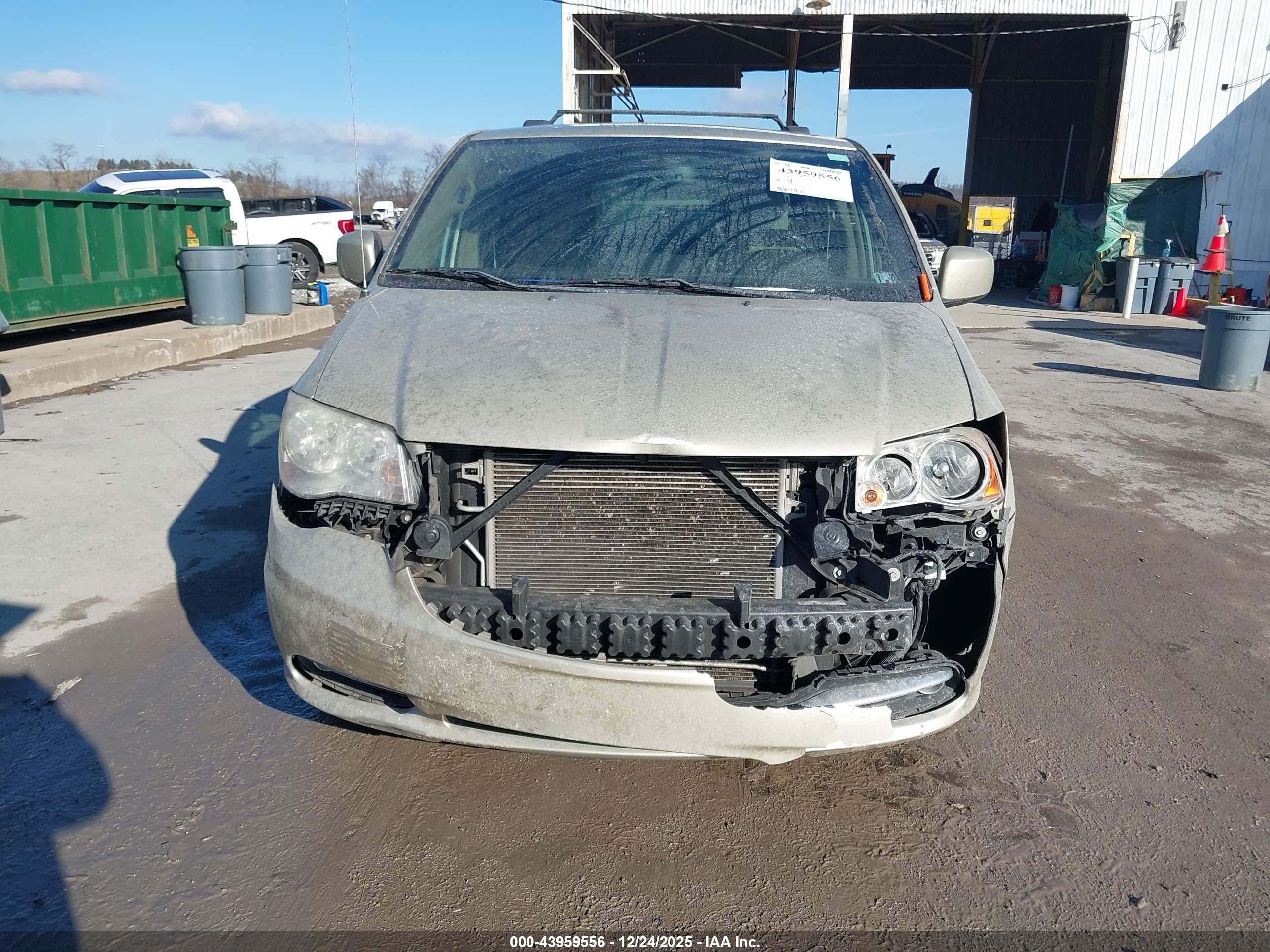 CHRYSLER TOWN image 6