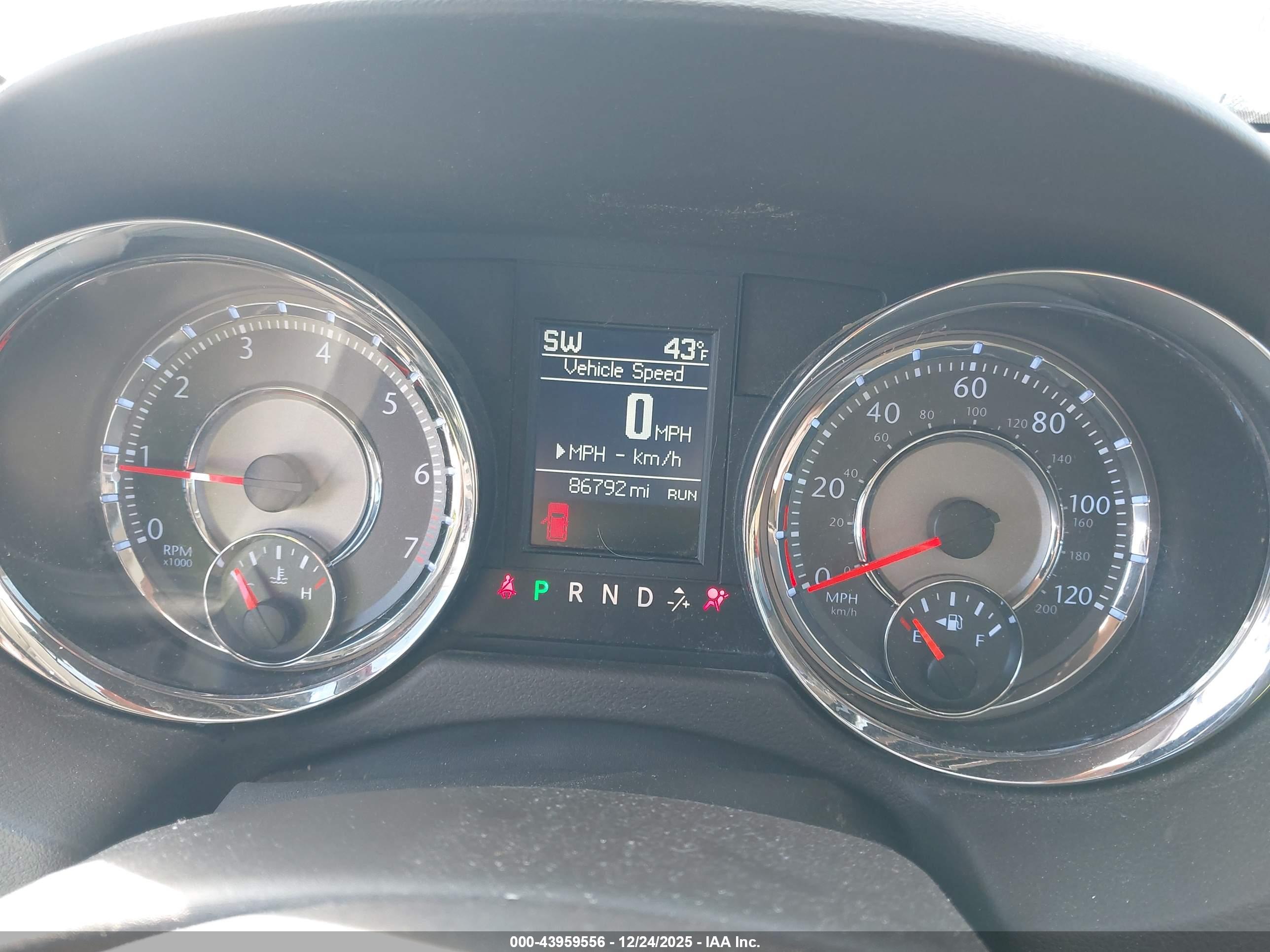 CHRYSLER TOWN image 7