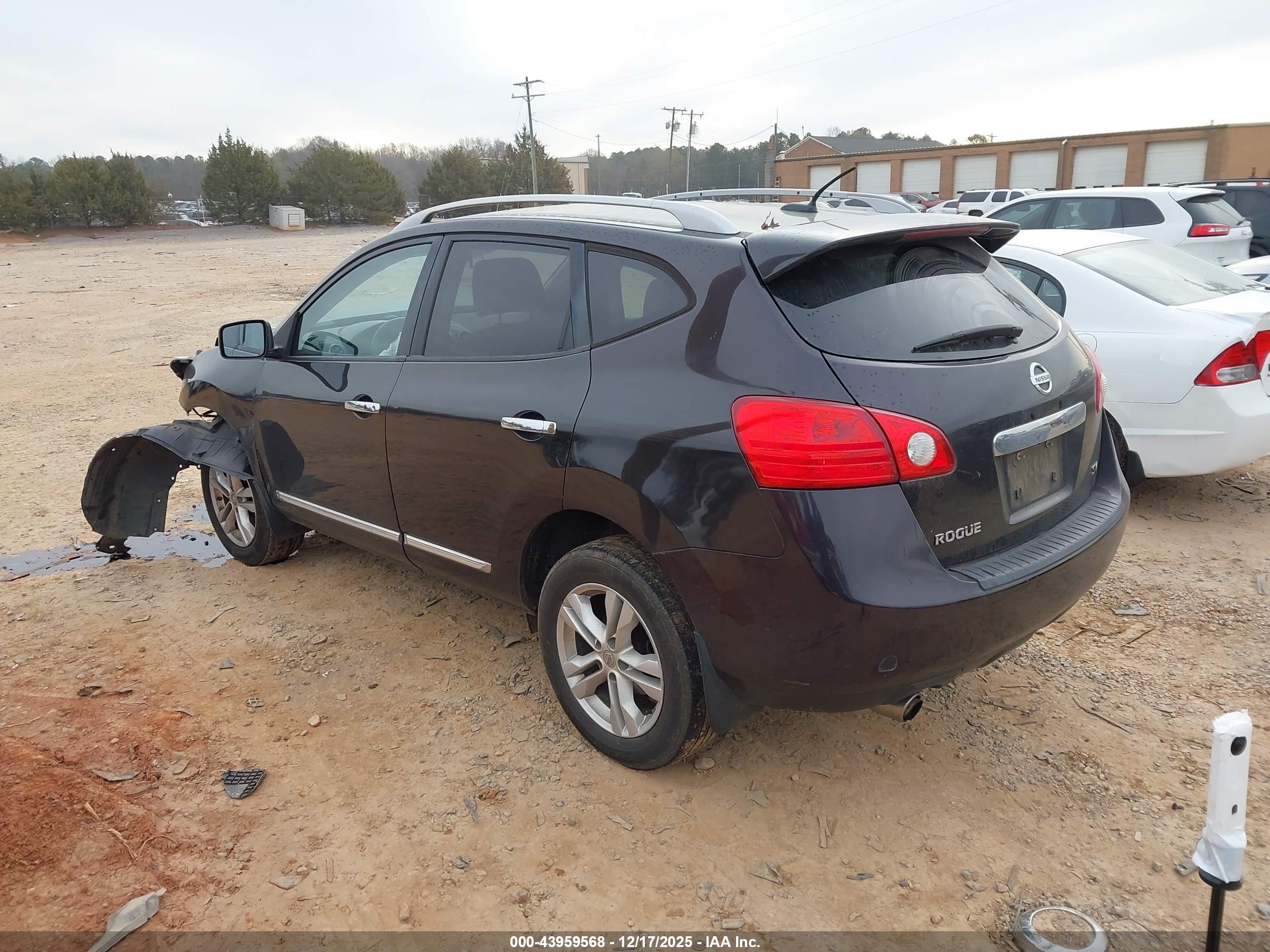 NISSAN ROGUE image 3