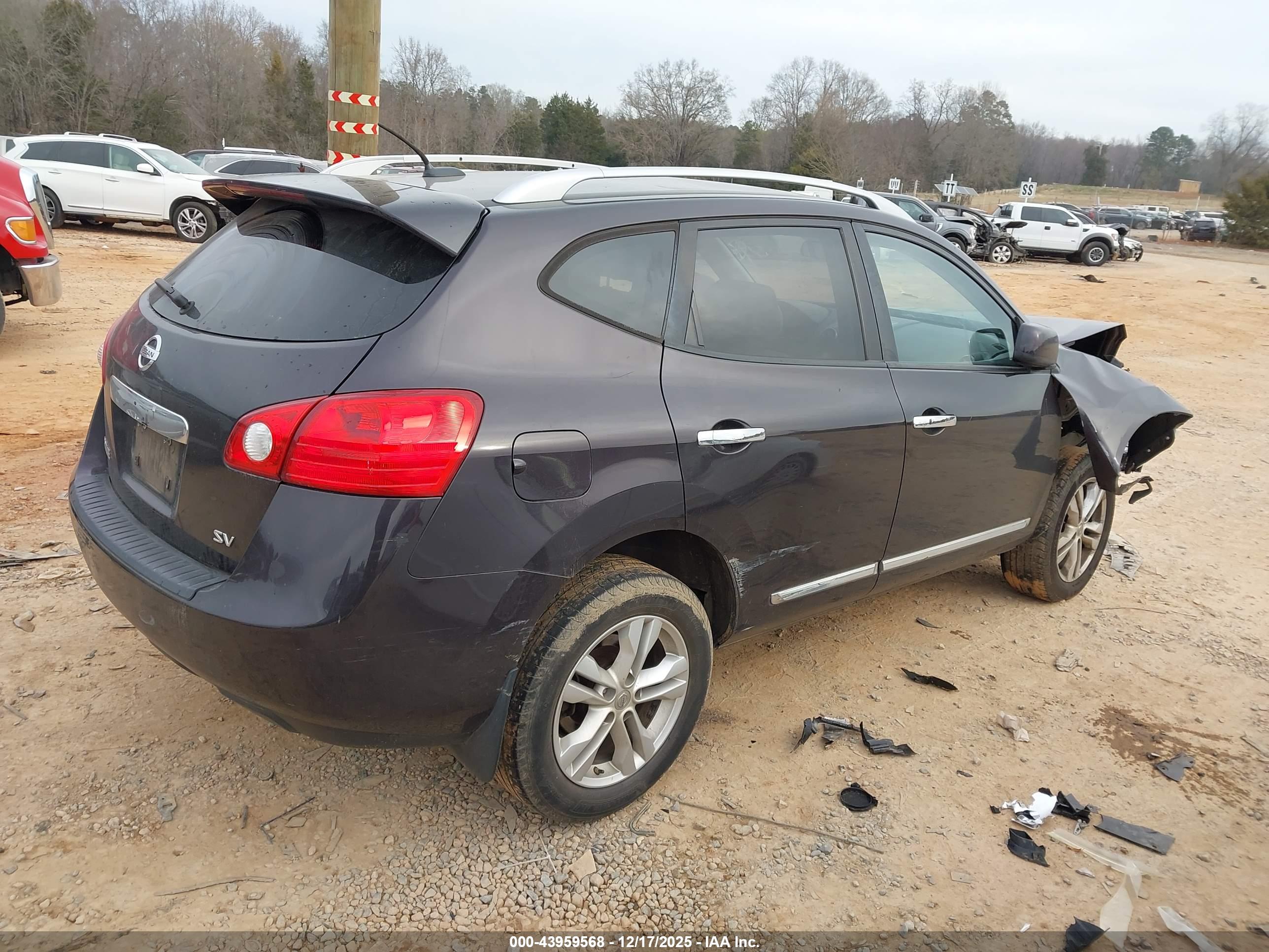NISSAN ROGUE image 4