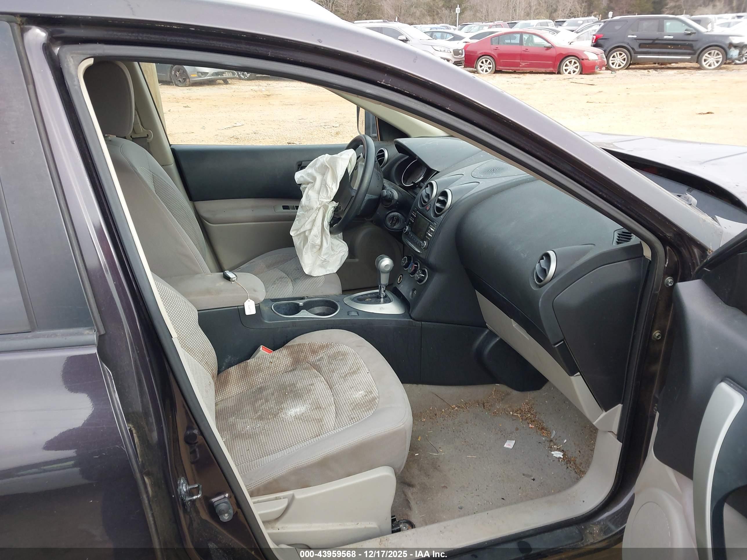 NISSAN ROGUE image 5