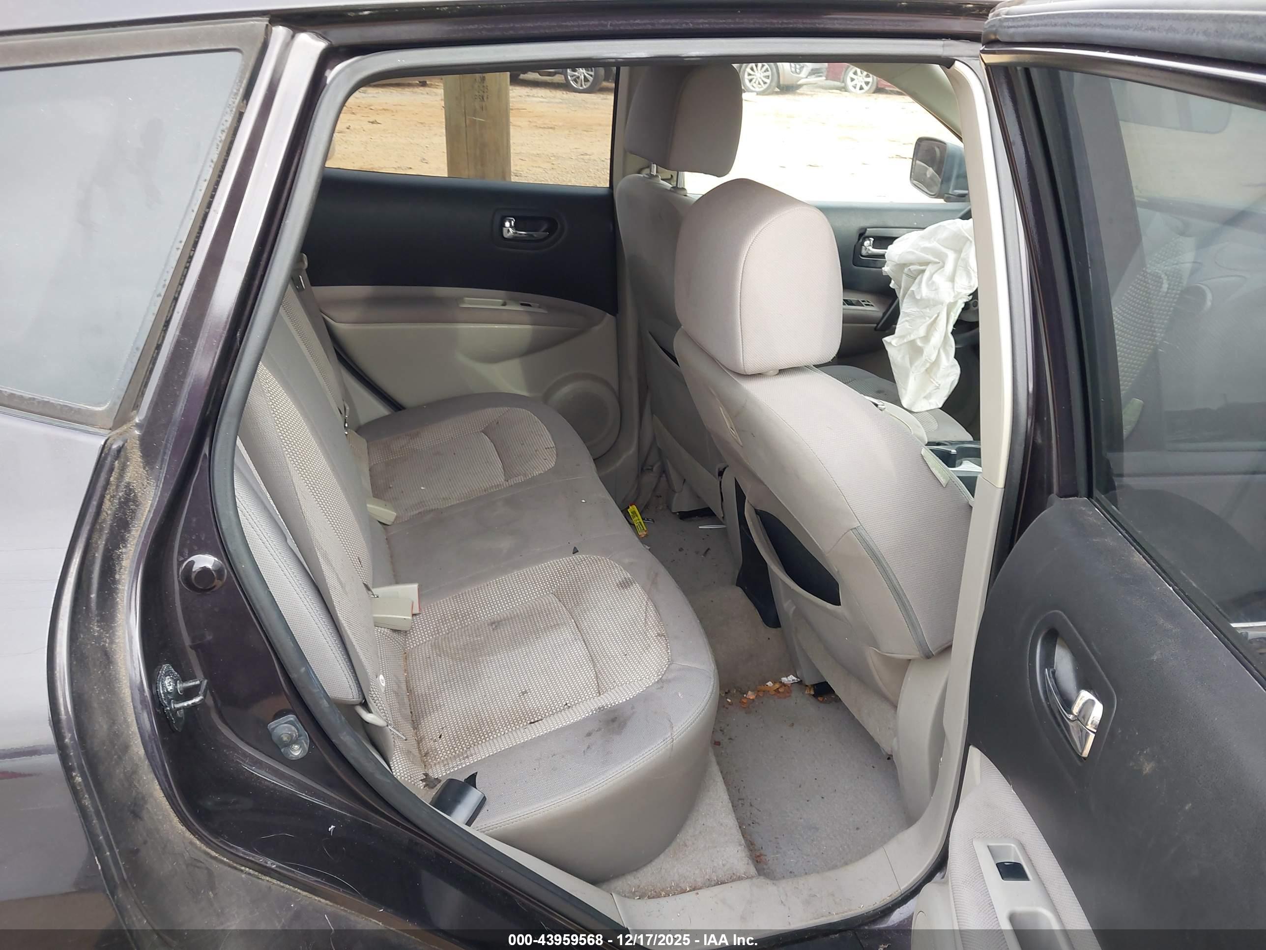 NISSAN ROGUE image 8