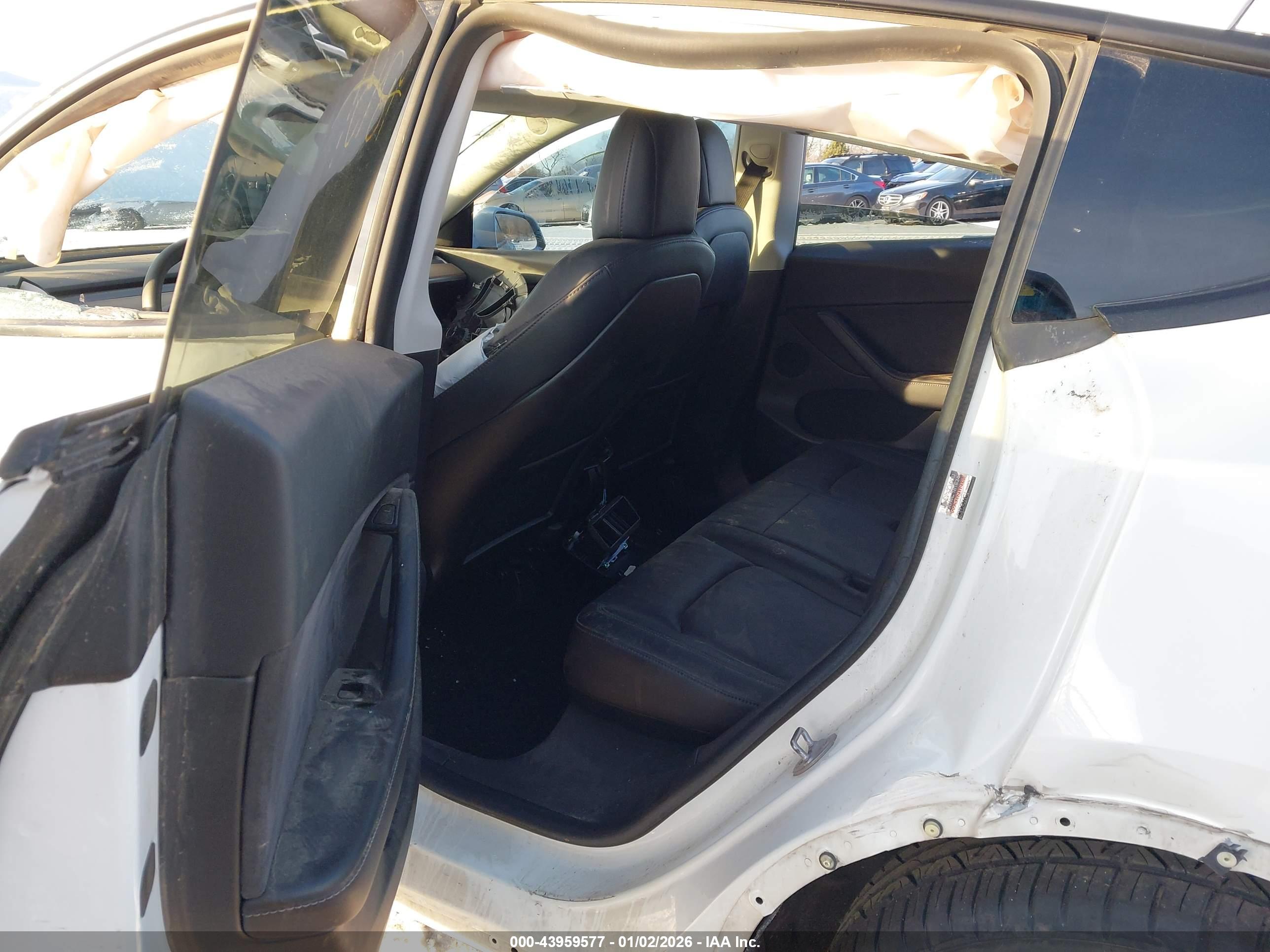 TESLA MODEL image 8