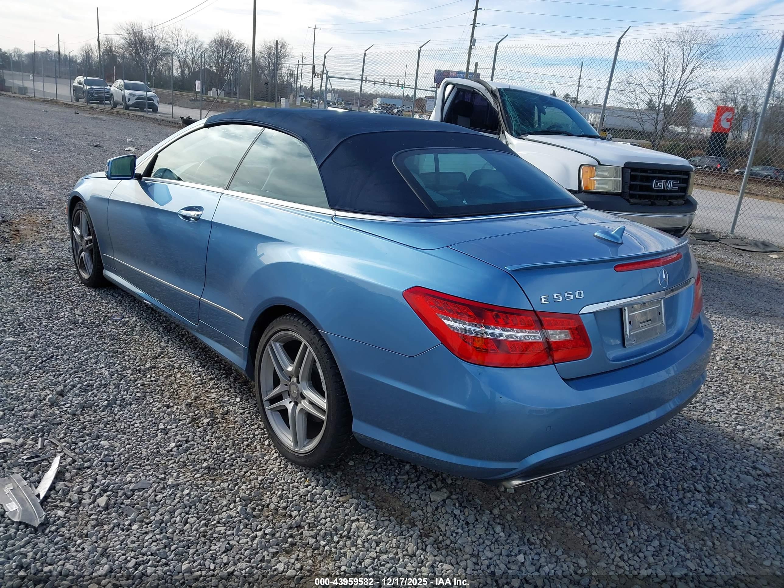 MERCEDES-BENZ E image 3