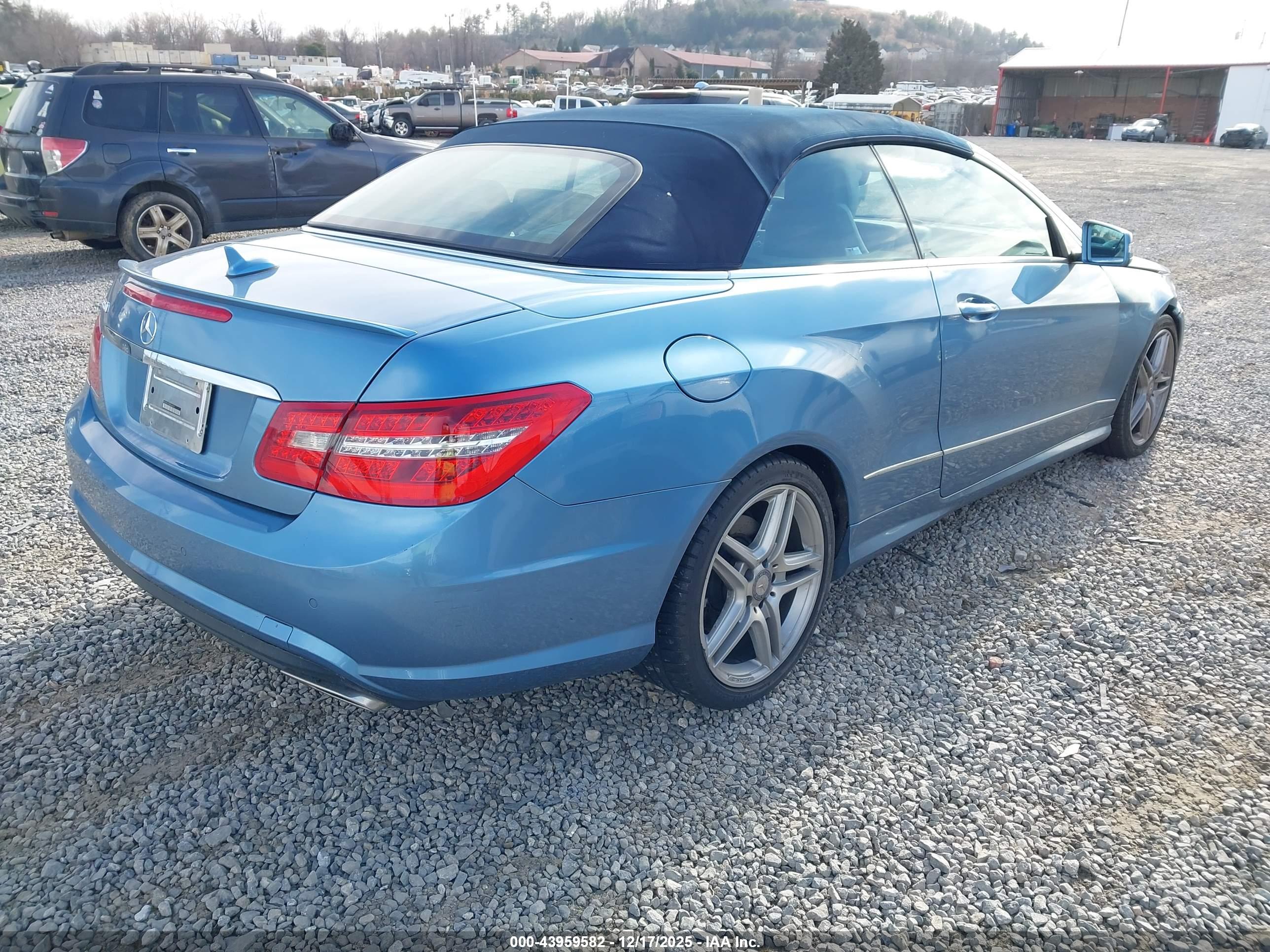MERCEDES-BENZ E image 4