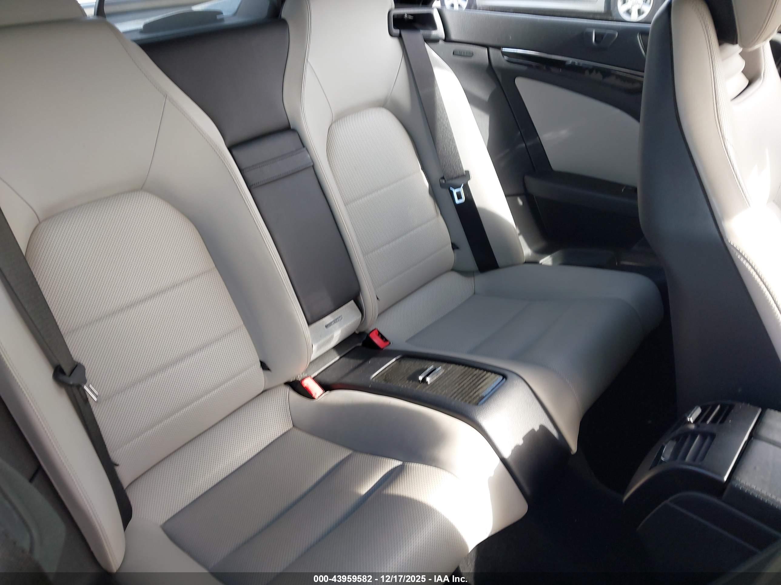 MERCEDES-BENZ E image 8