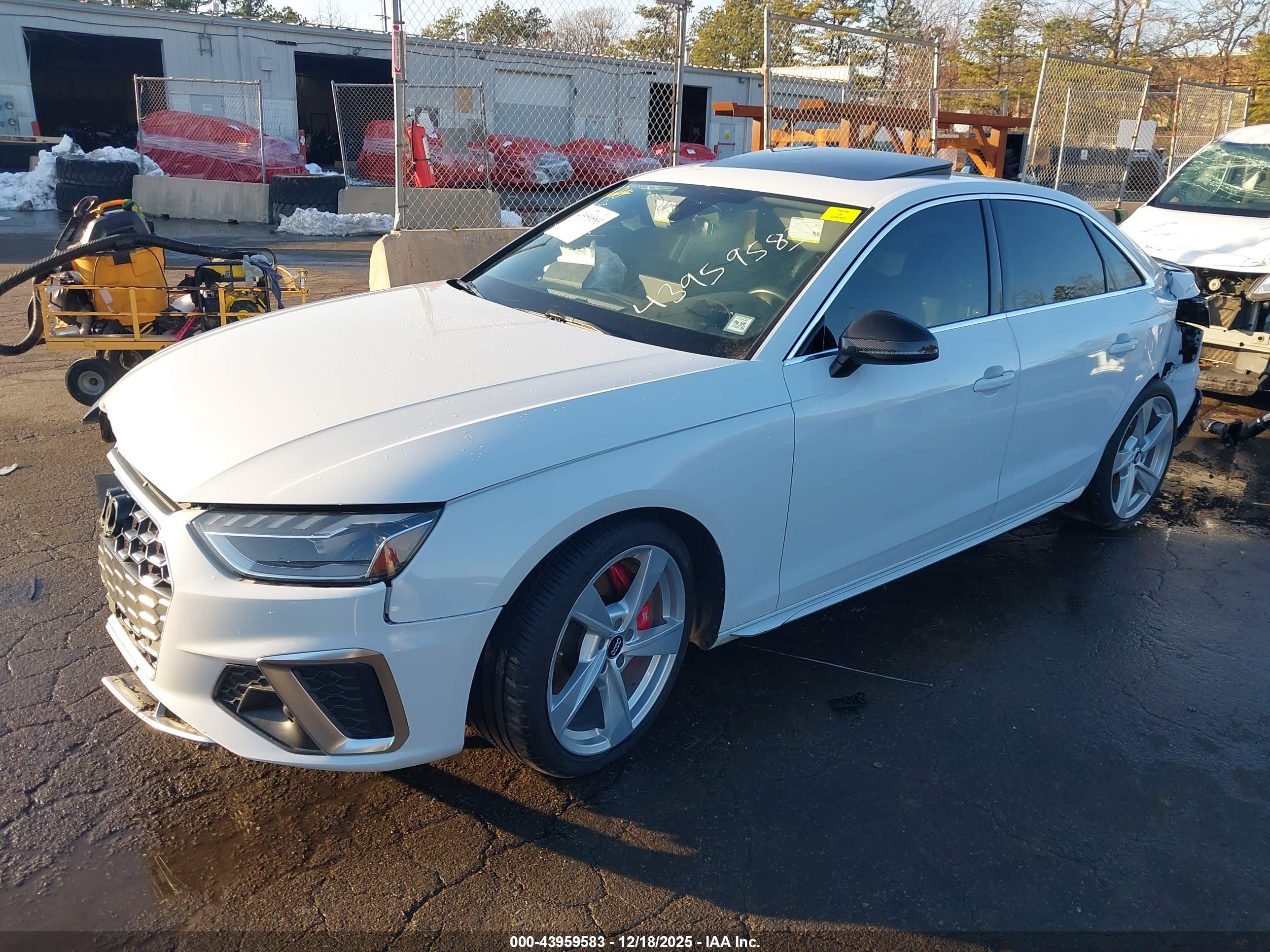 AUDI S4 image 2