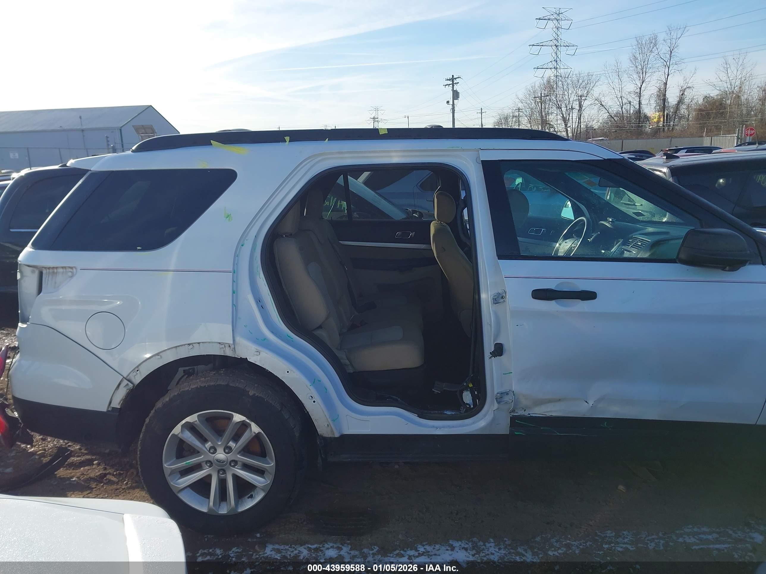 FORD EXPLORER image 6