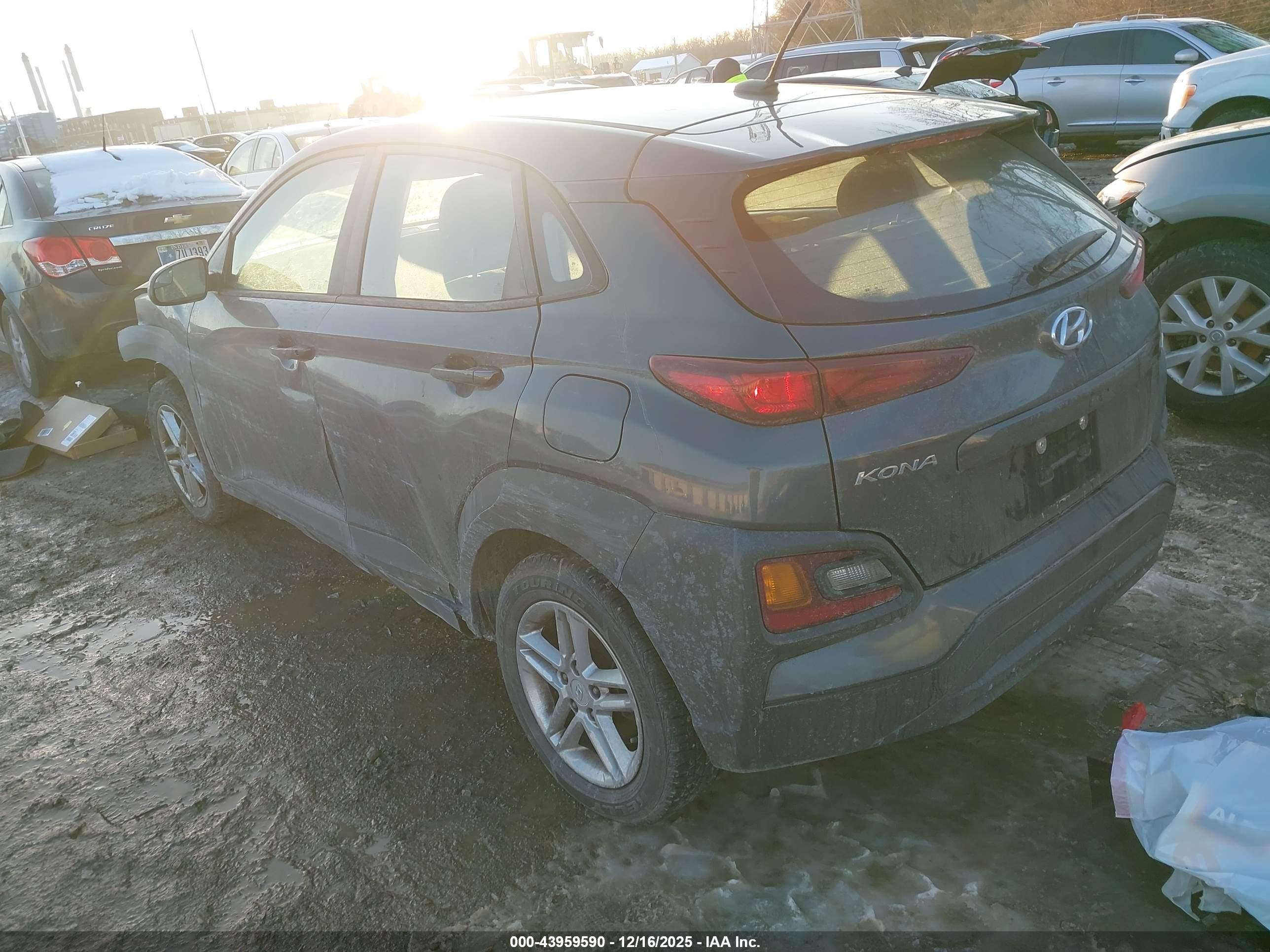 HYUNDAI KONA image 3