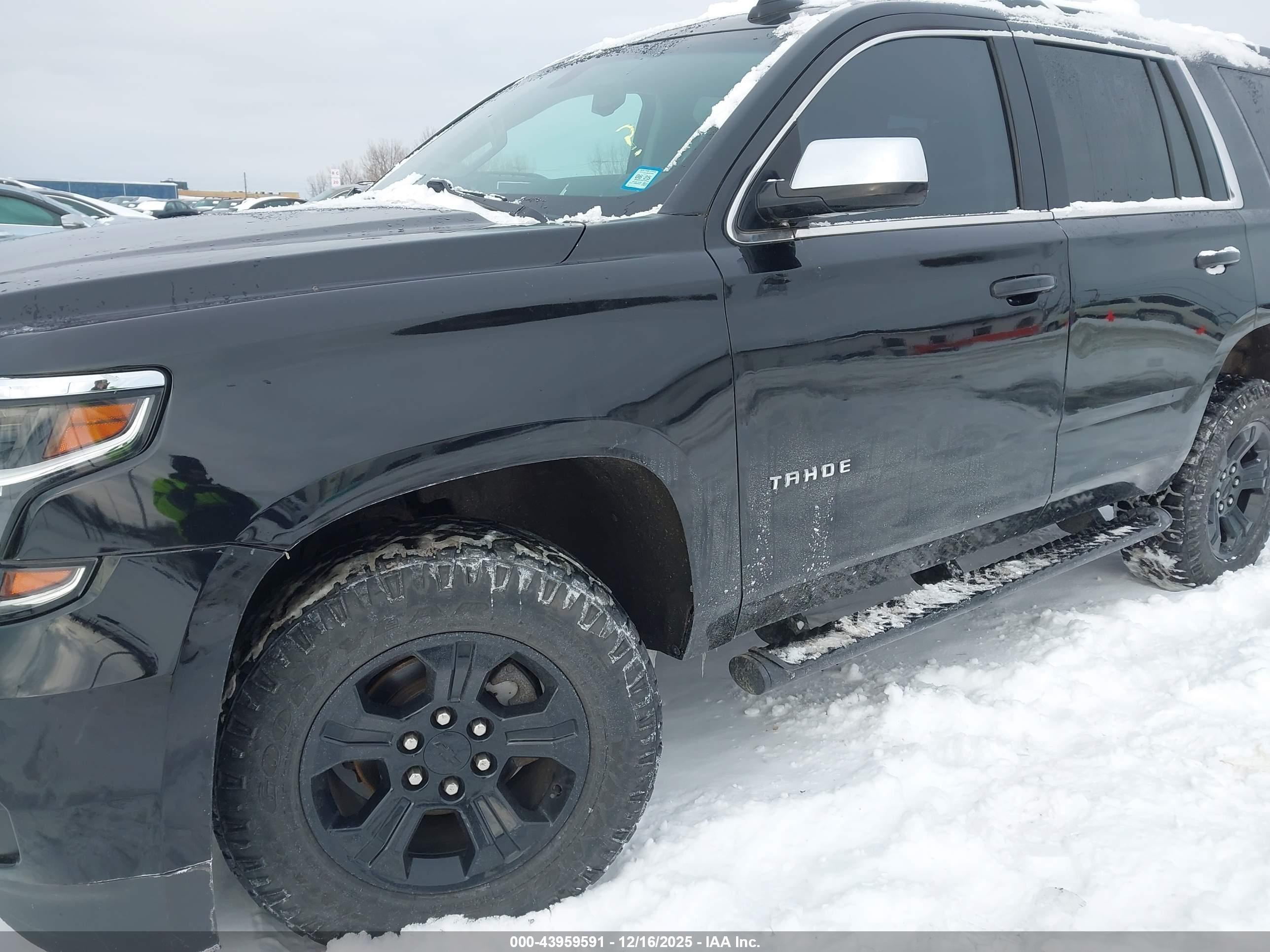 CHEVROLET TAHOE image 6
