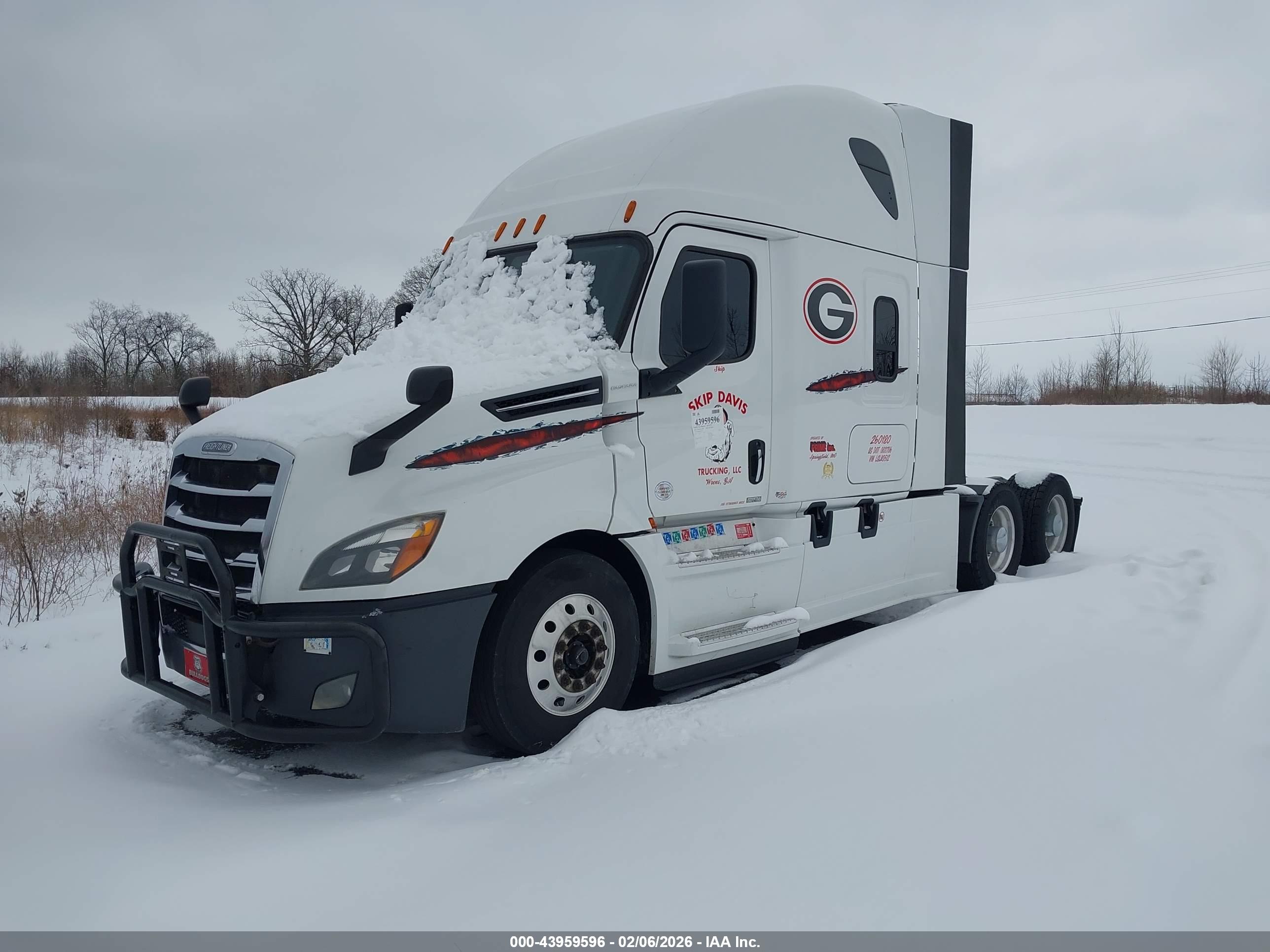 FREIGHTLINER NEW image 2