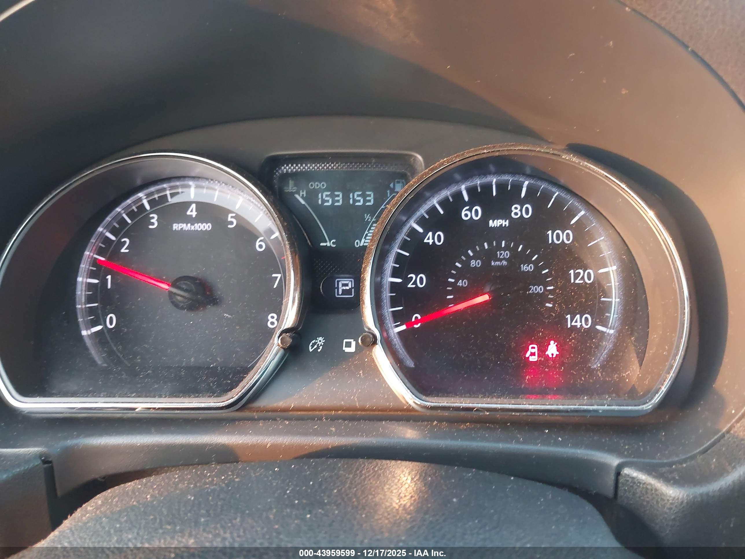 NISSAN VERSA image 7