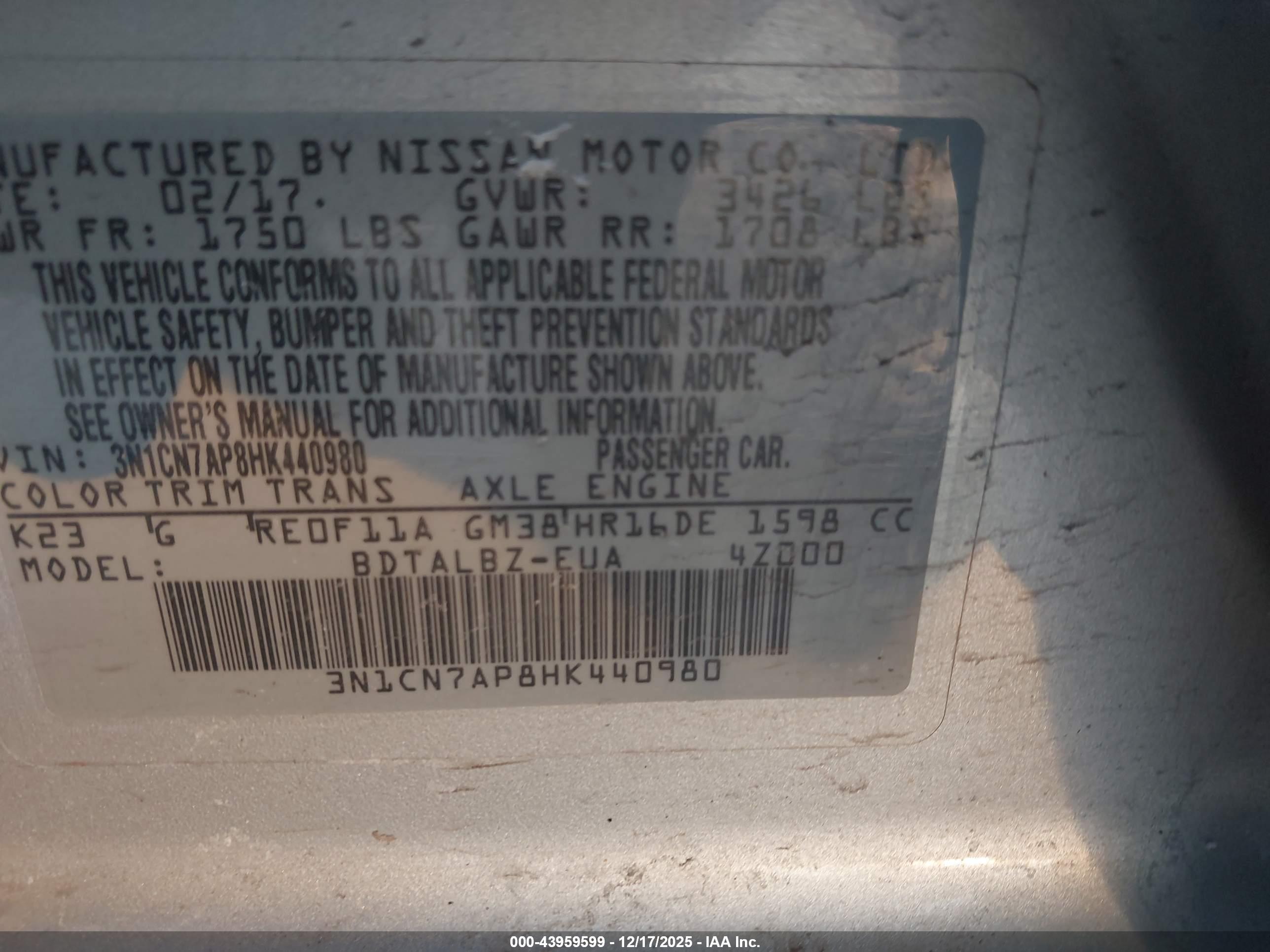 NISSAN VERSA image 9