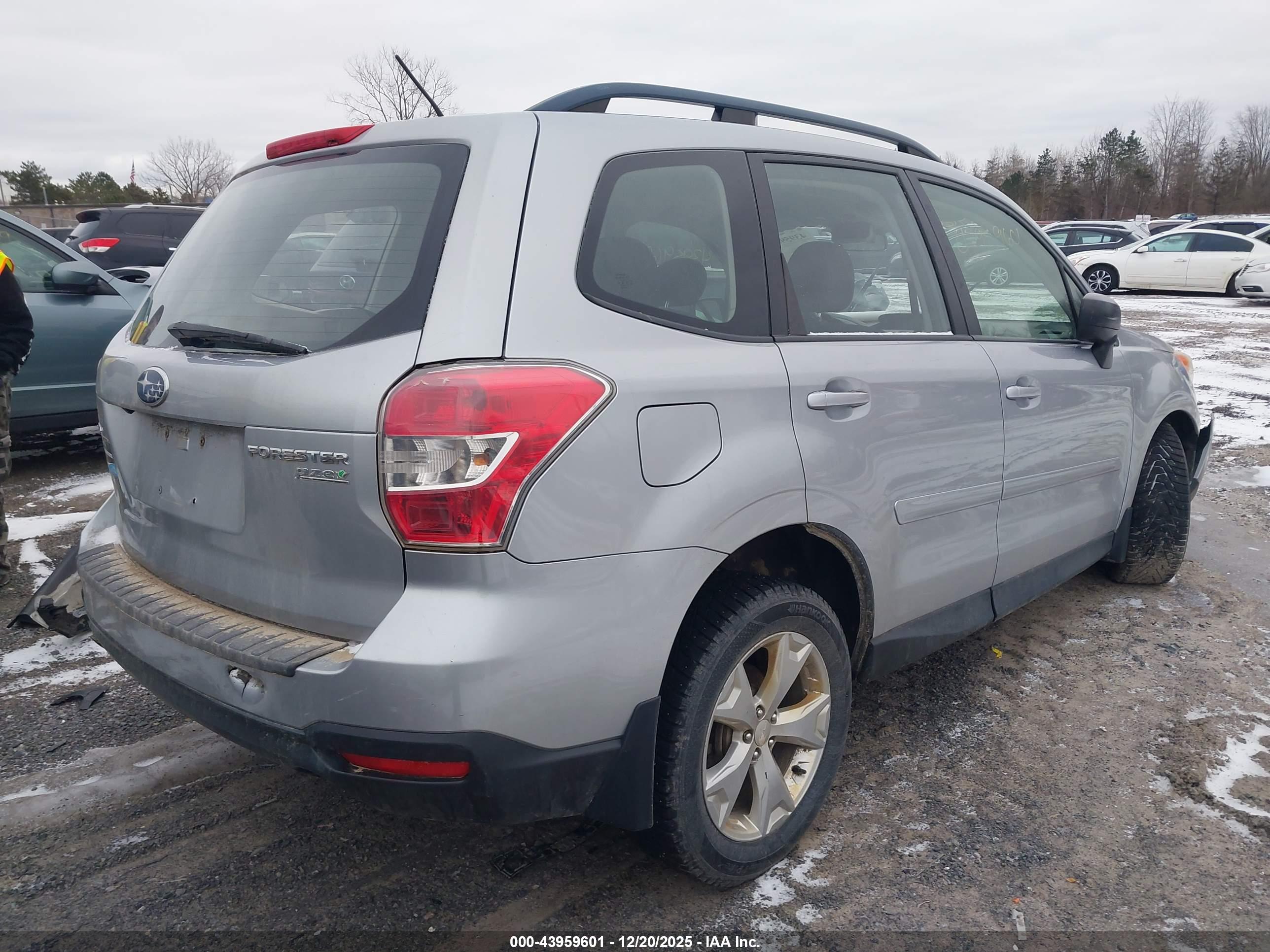 SUBARU FORESTER image 4