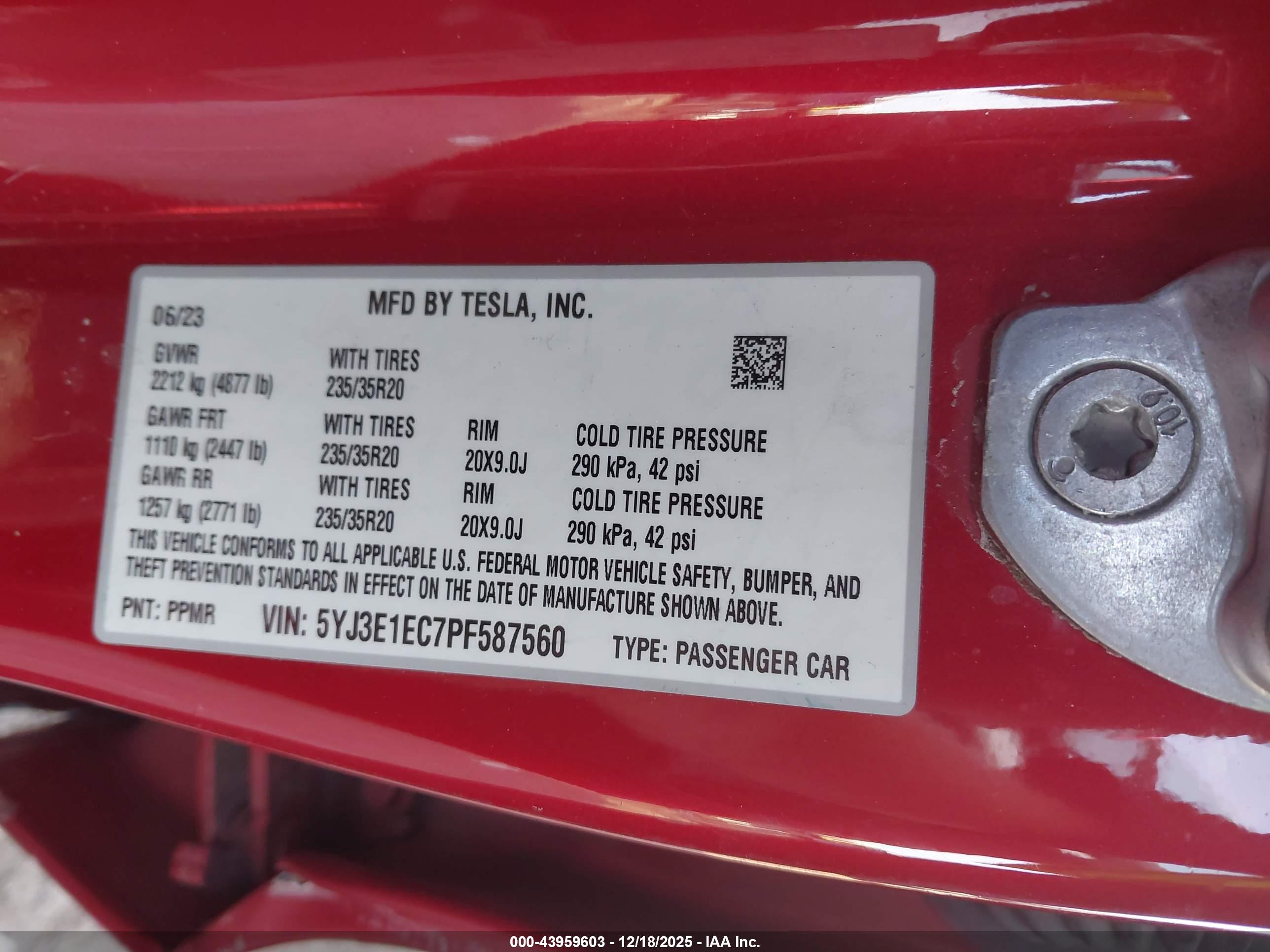 TESLA MODEL image 9