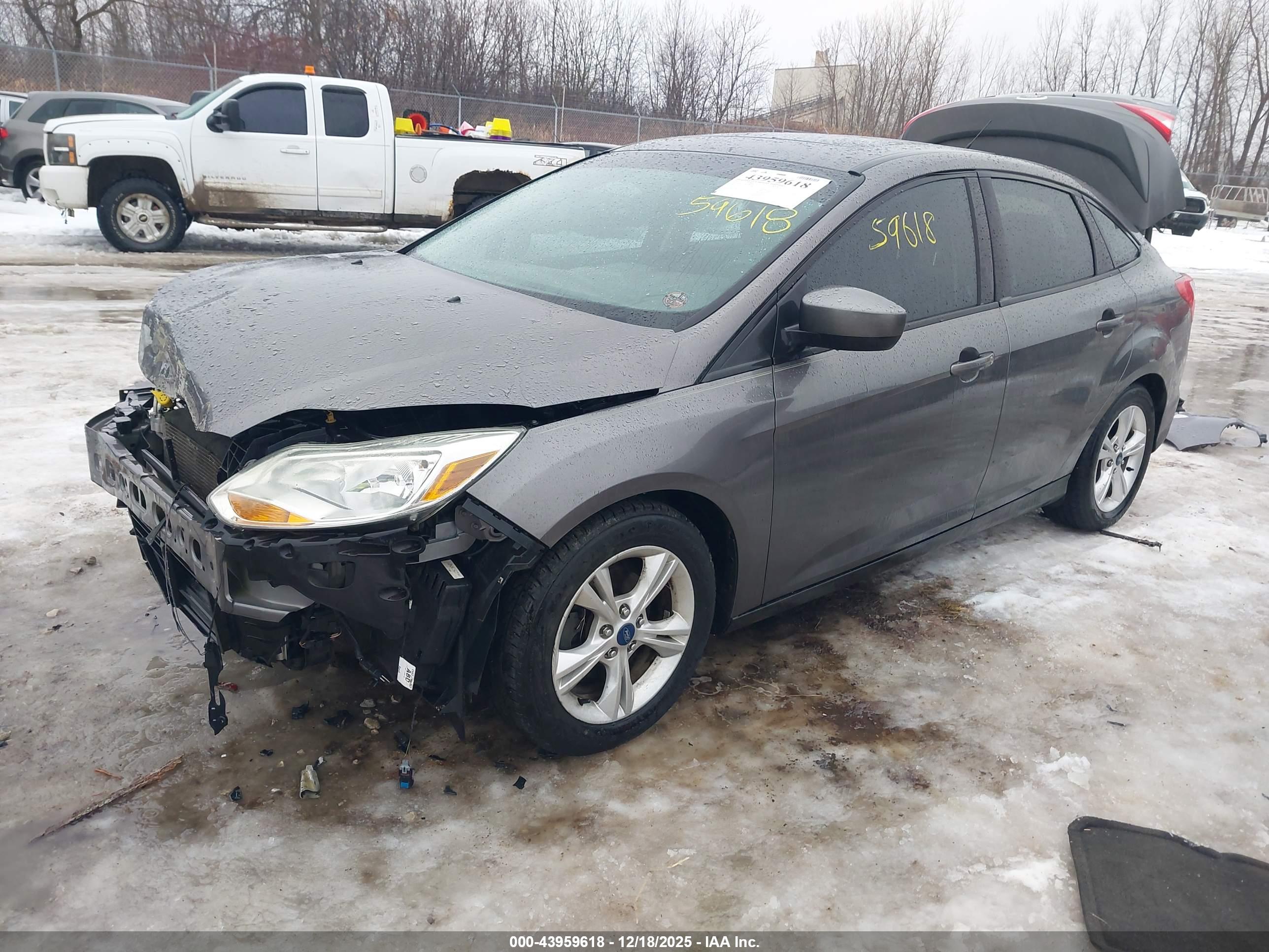 FORD FOCUS image 2