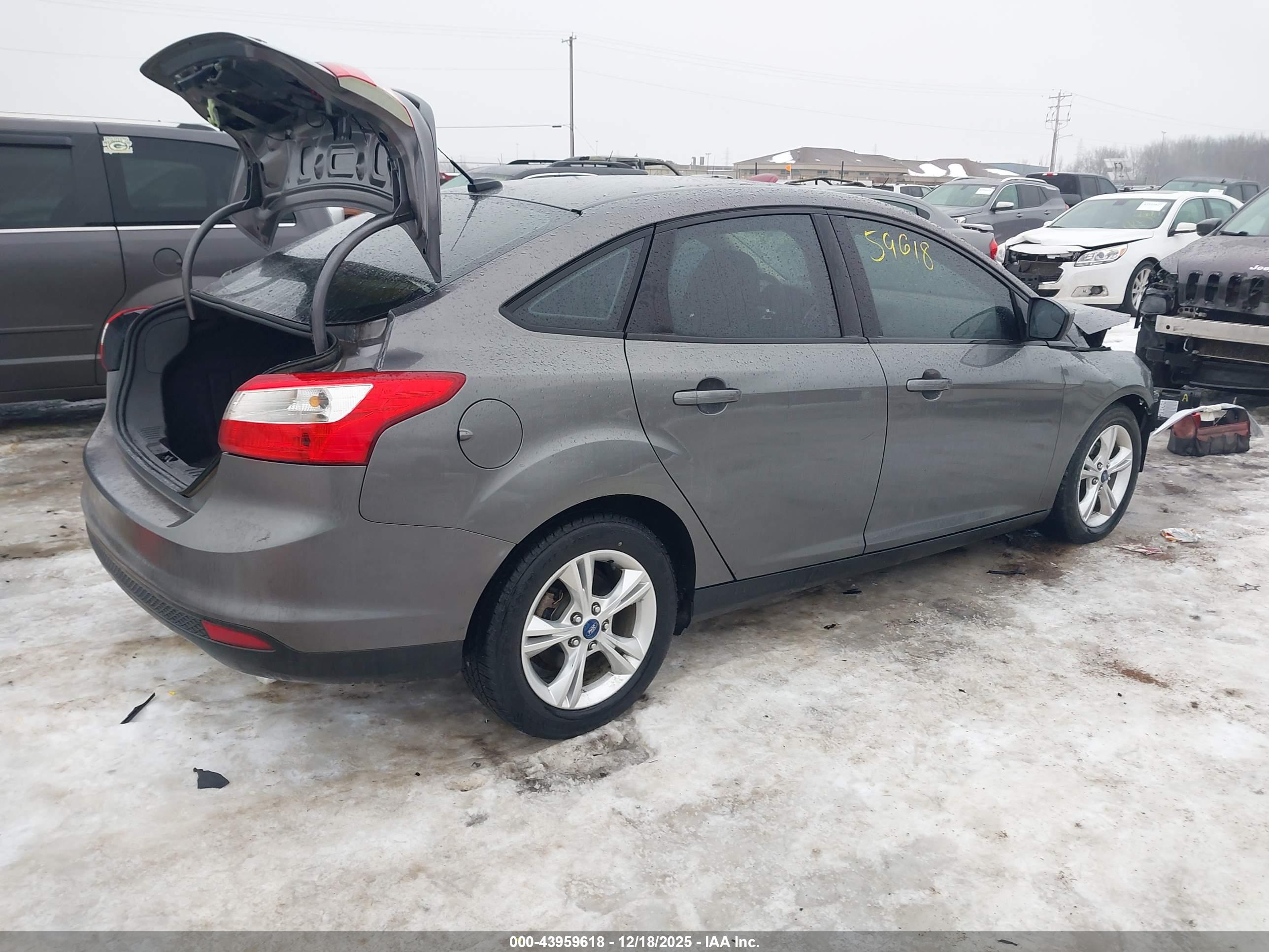 FORD FOCUS image 4