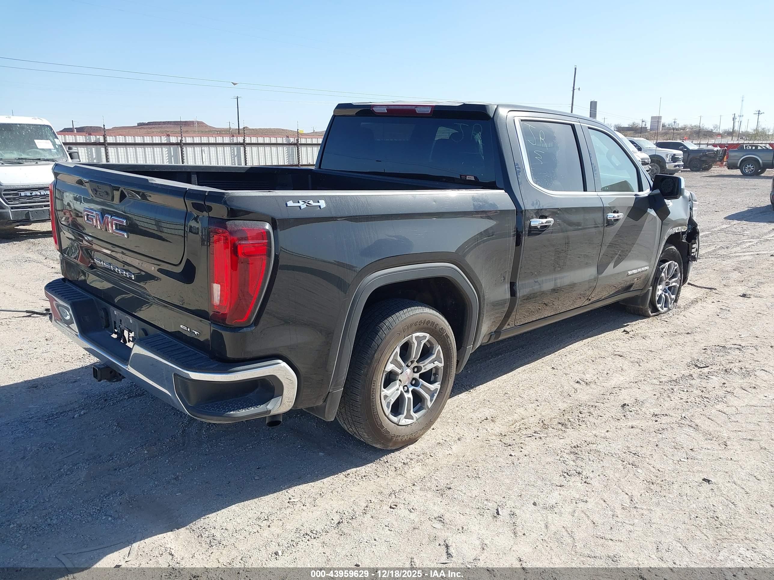 GMC SIERRA image 4