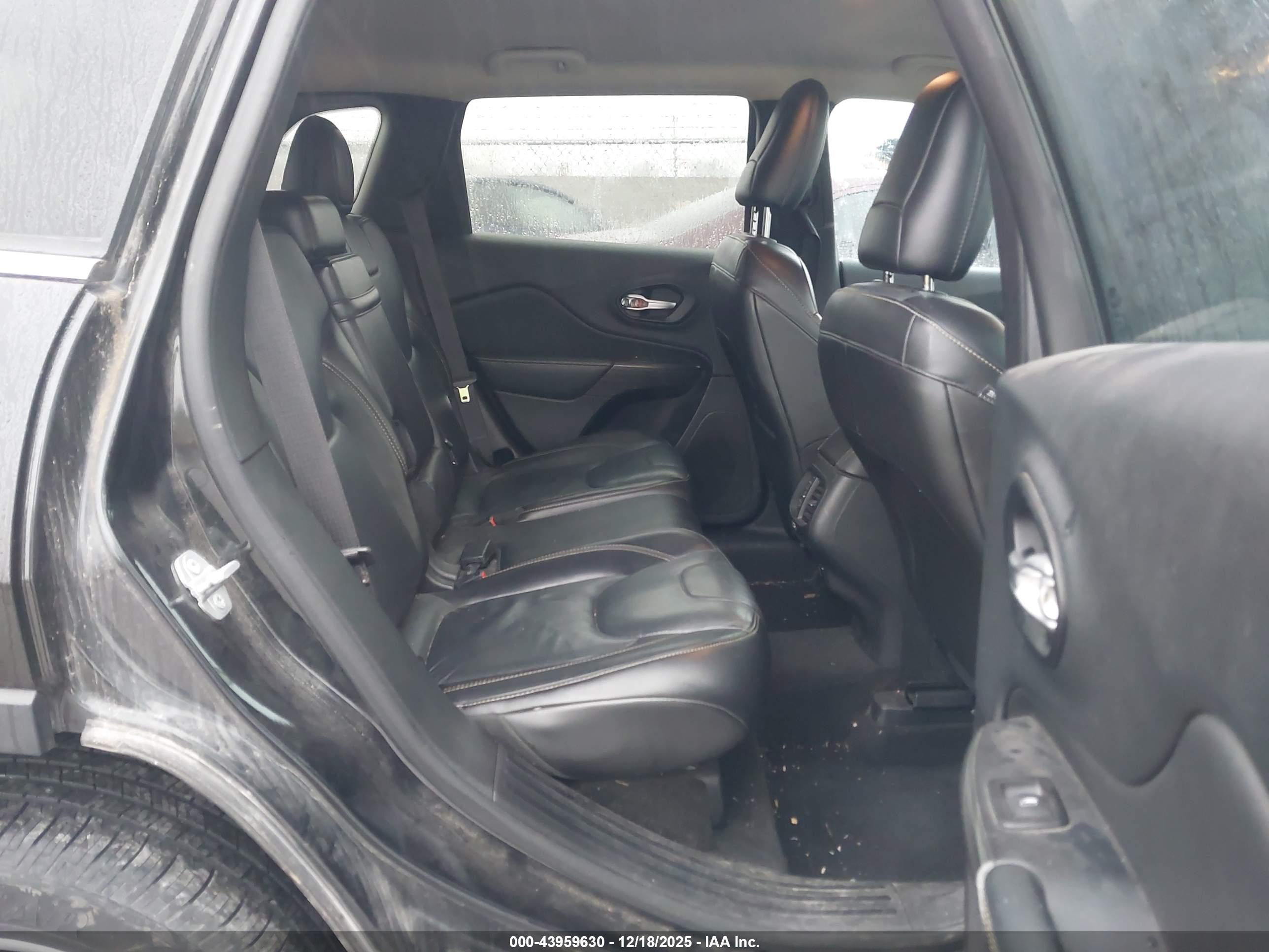 JEEP CHEROKEE image 8