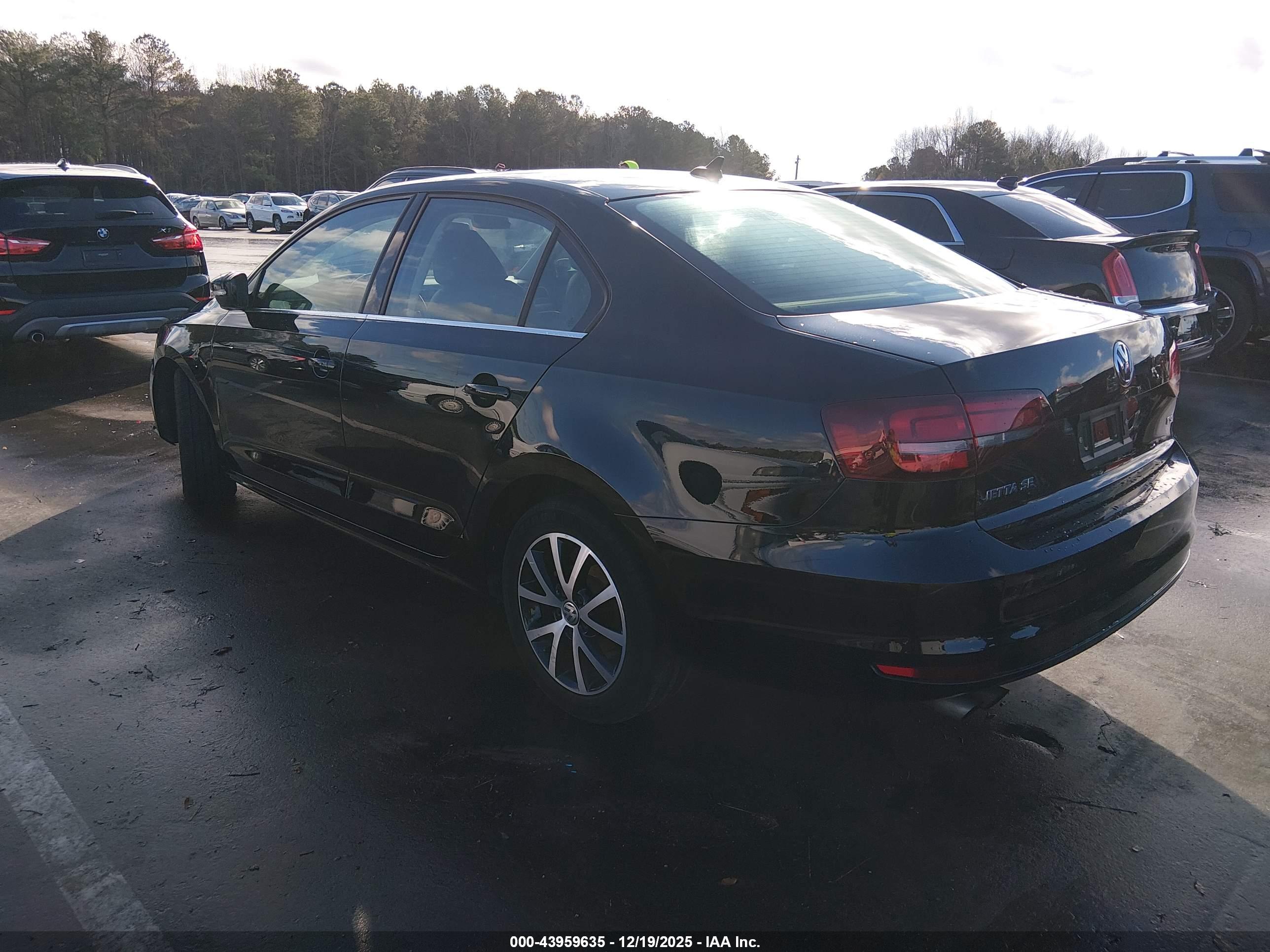 VOLKSWAGEN JETTA image 3