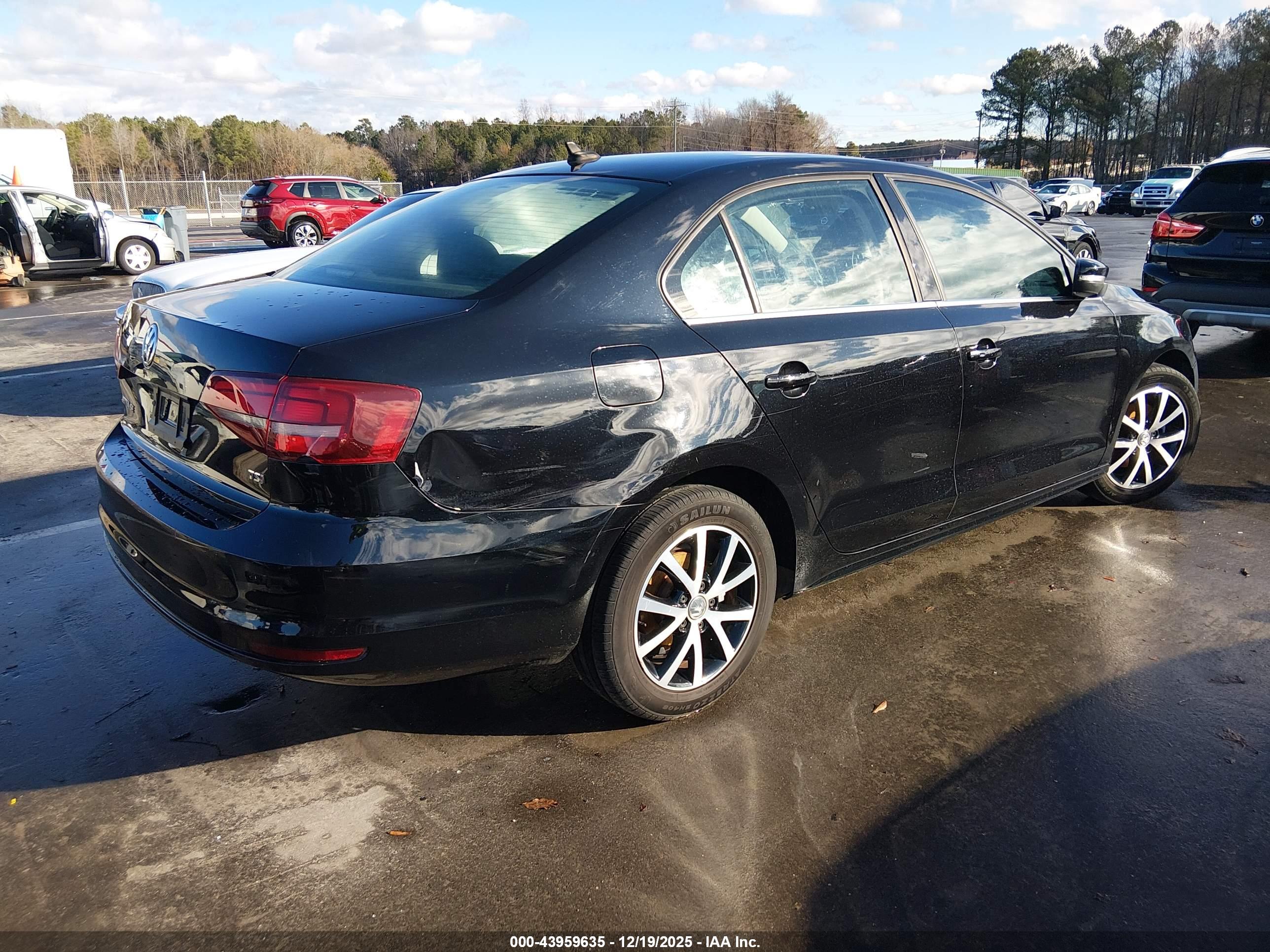VOLKSWAGEN JETTA image 4