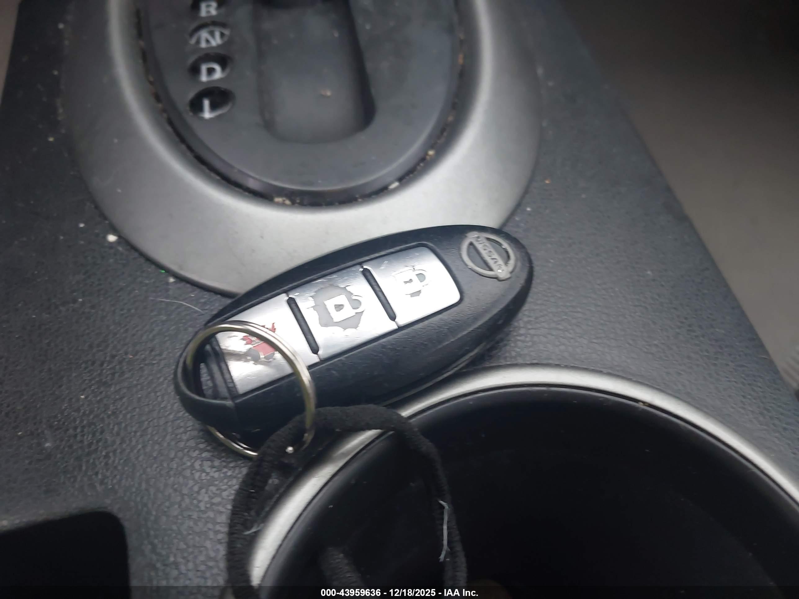 NISSAN ROGUE image 11