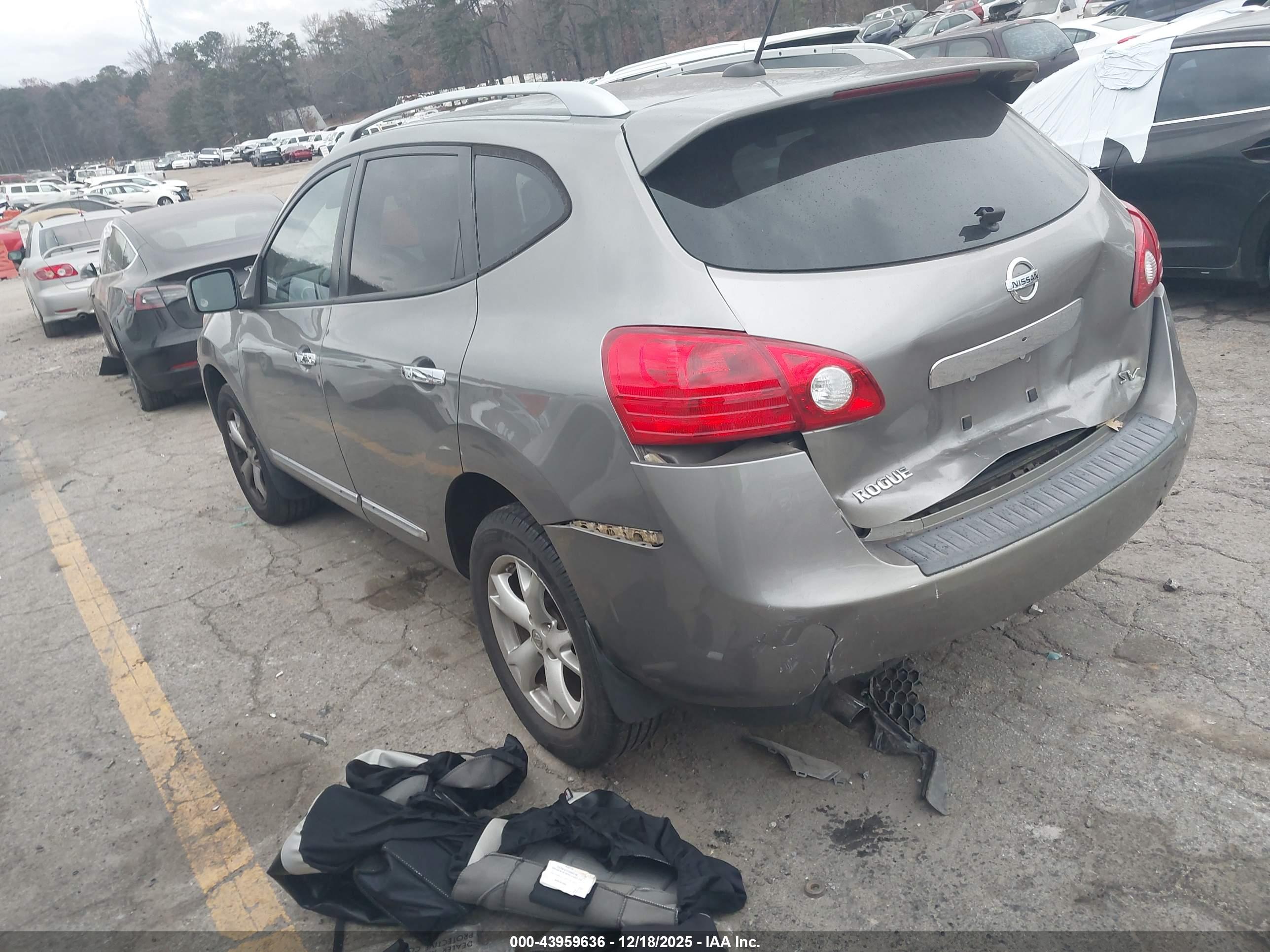 NISSAN ROGUE image 3