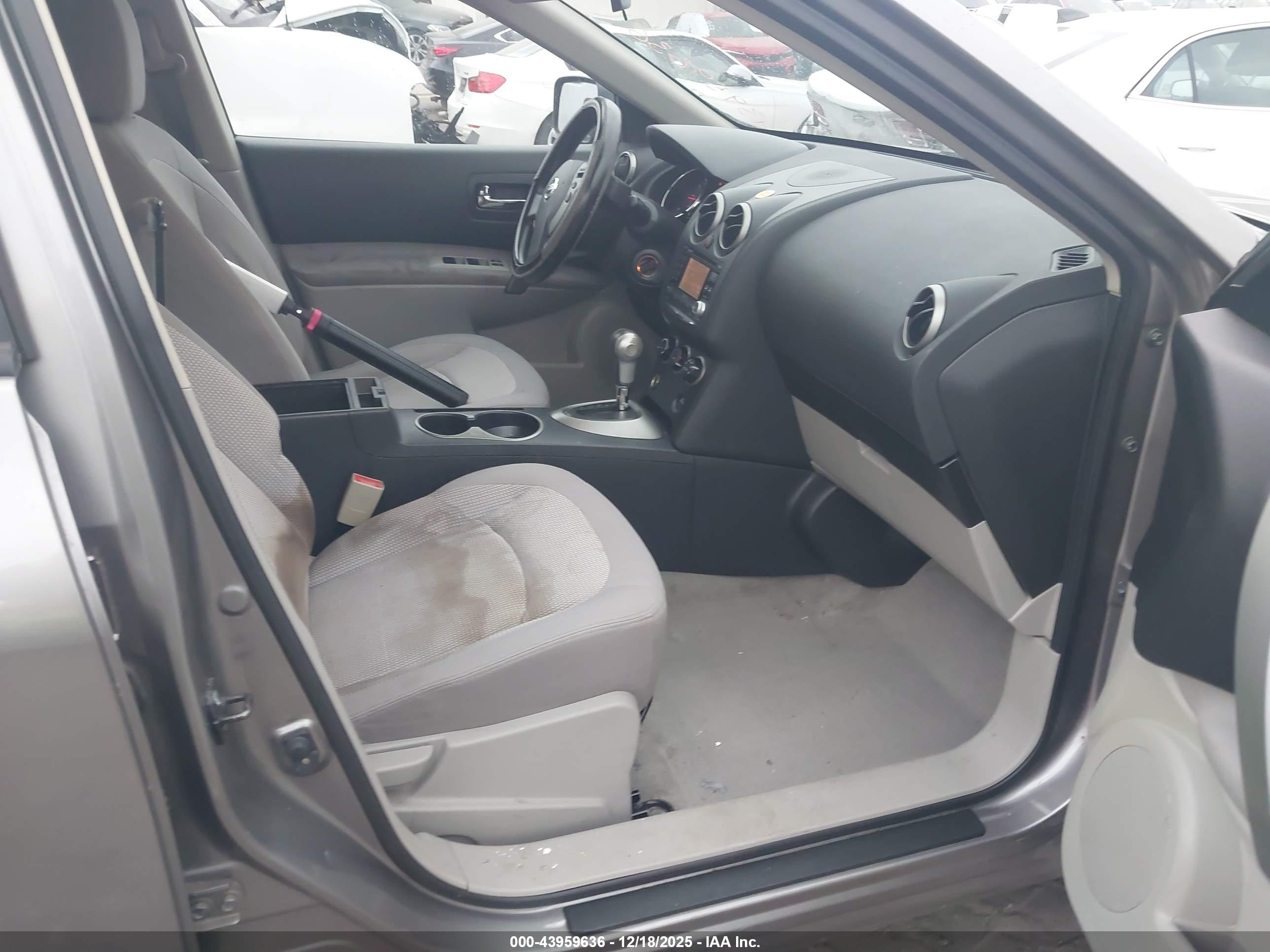 NISSAN ROGUE image 5
