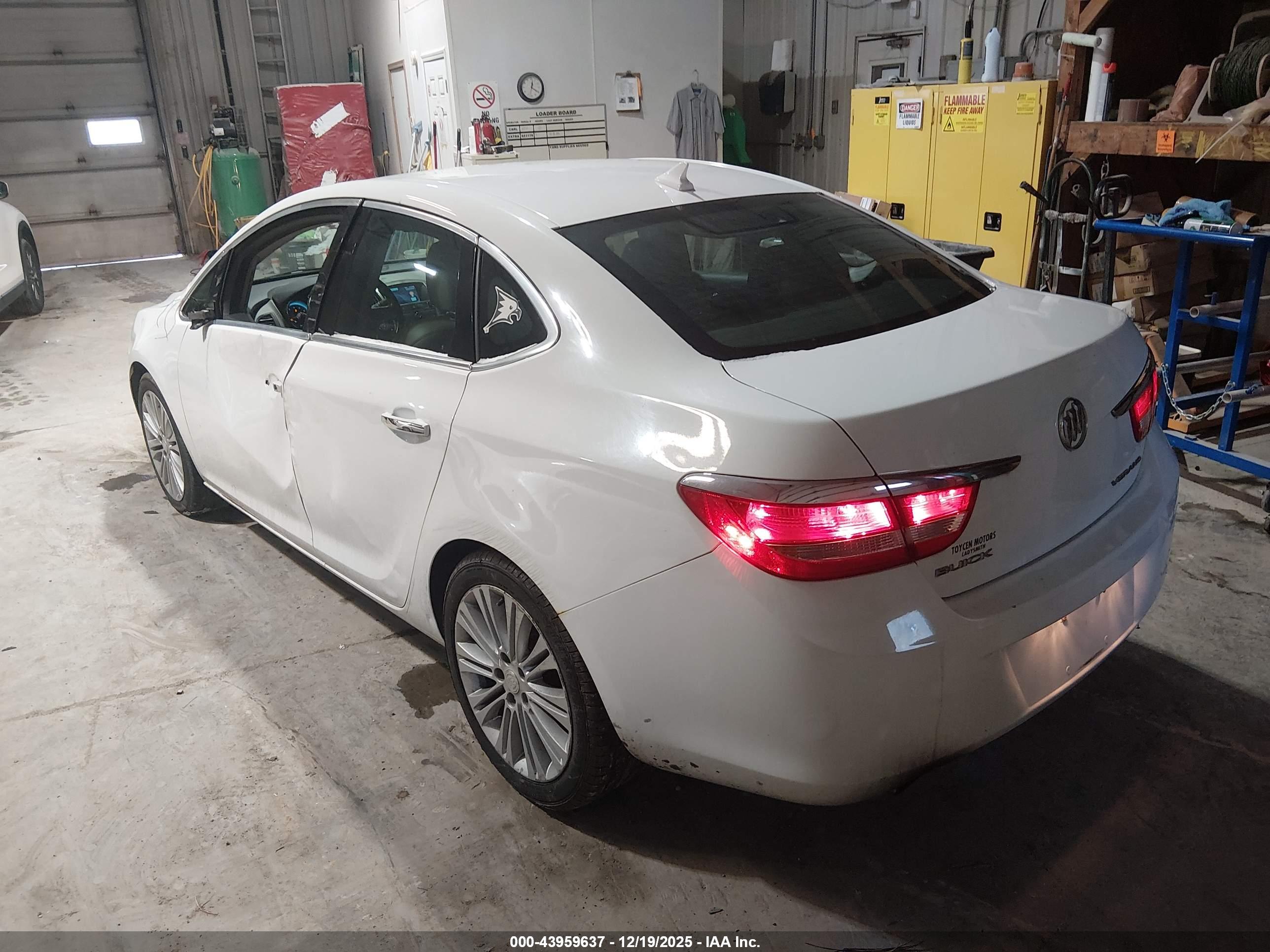BUICK VERANO image 3