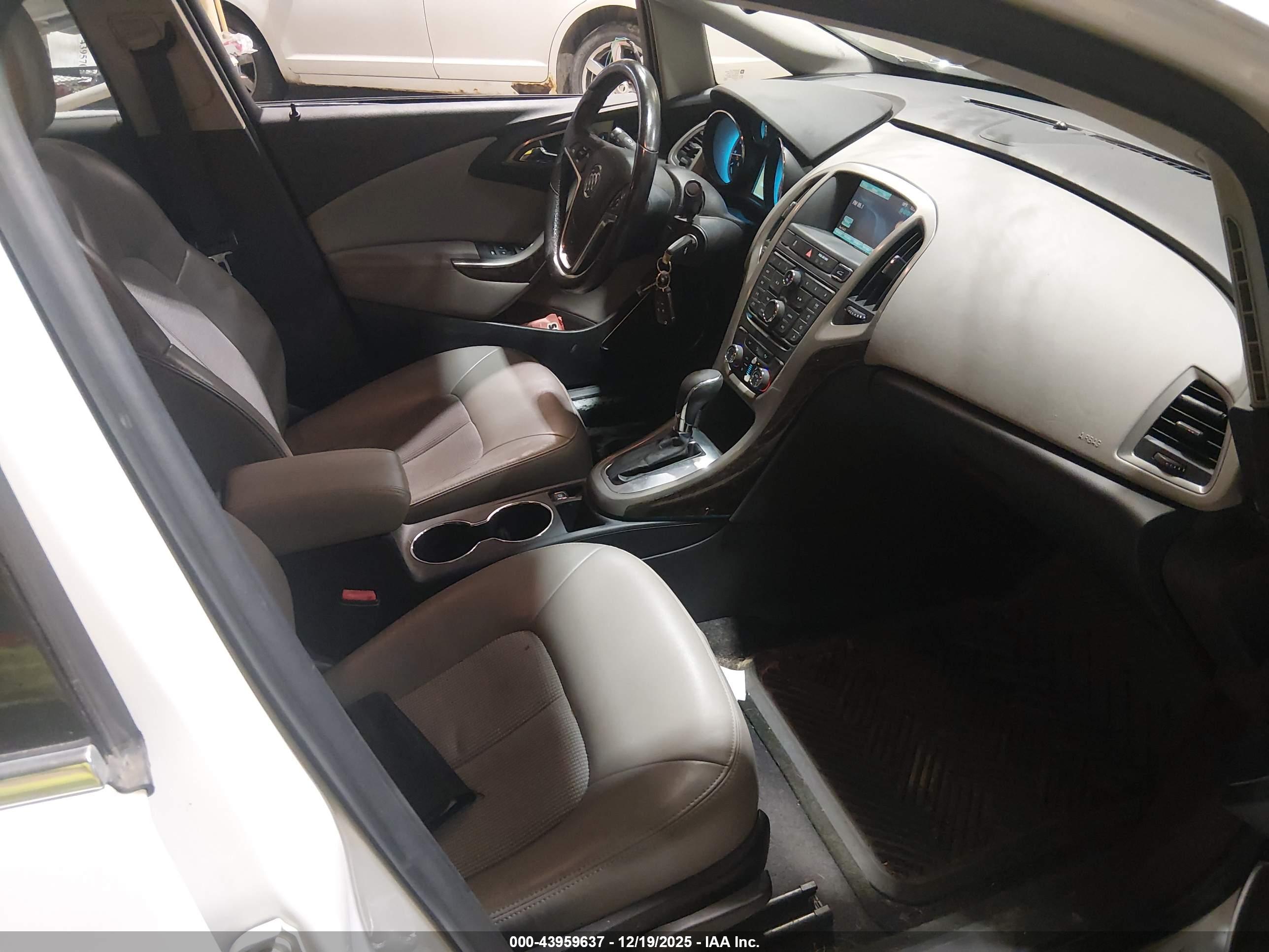 BUICK VERANO image 5