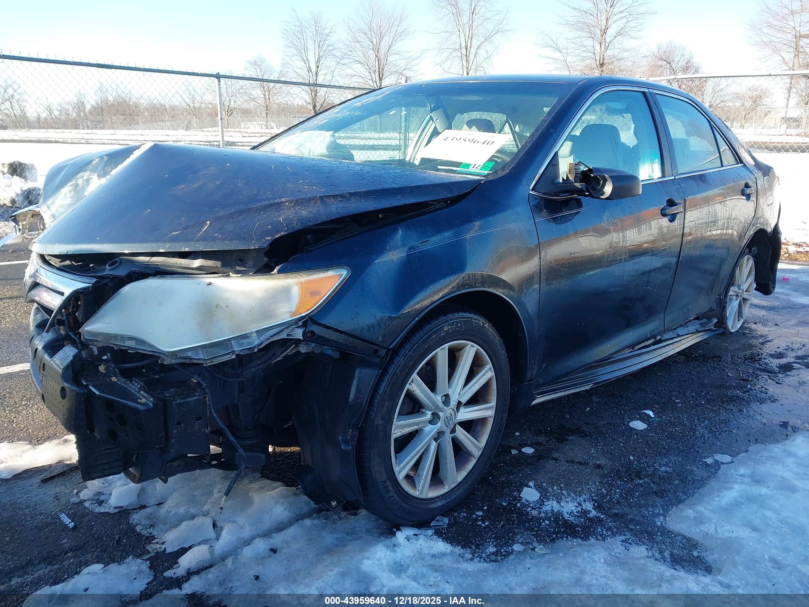 TOYOTA CAMRY image 2
