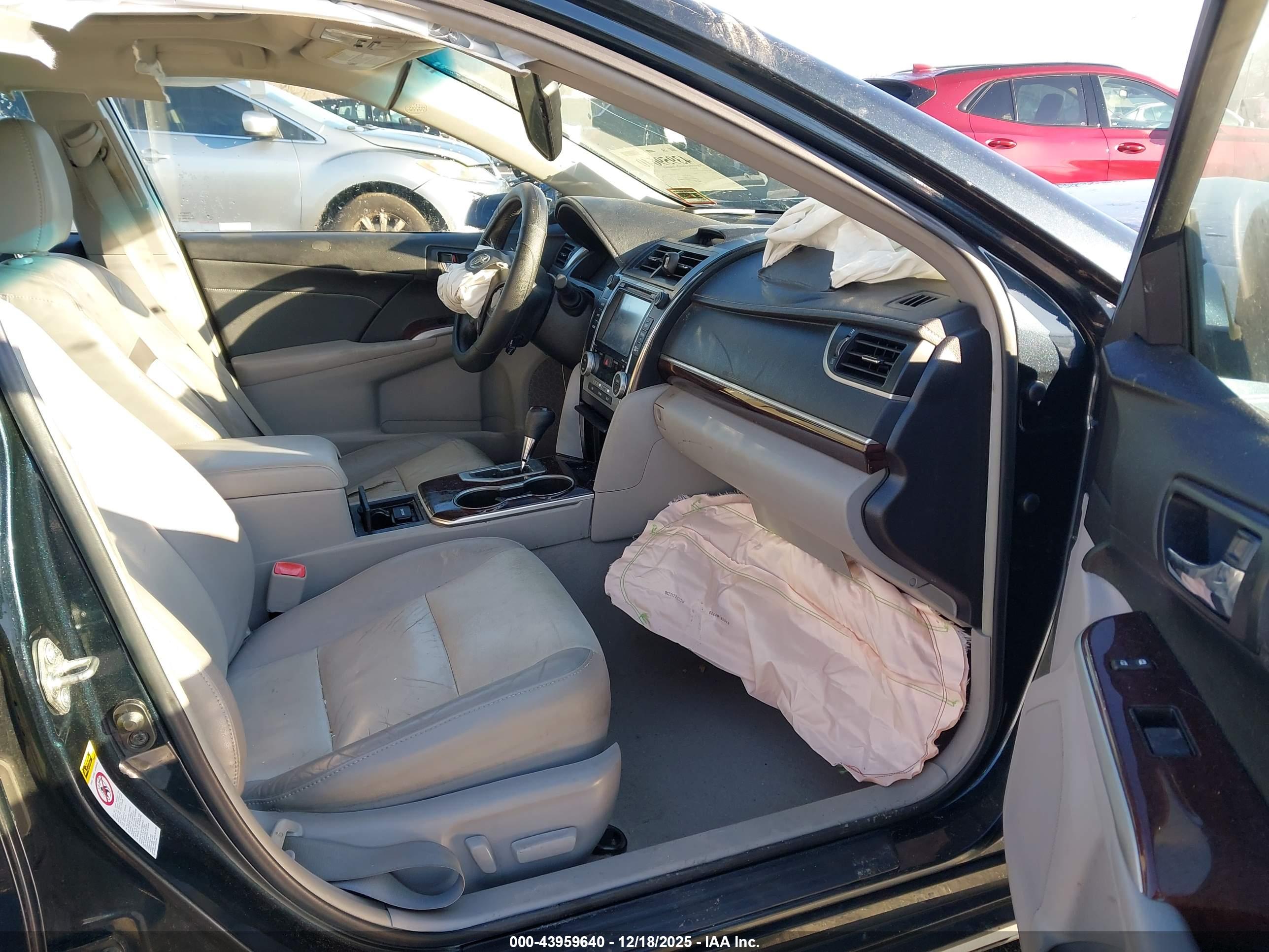 TOYOTA CAMRY image 5