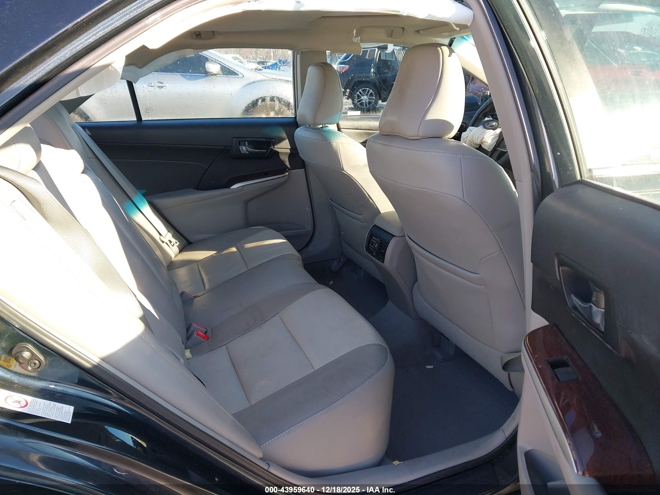 TOYOTA CAMRY image 8