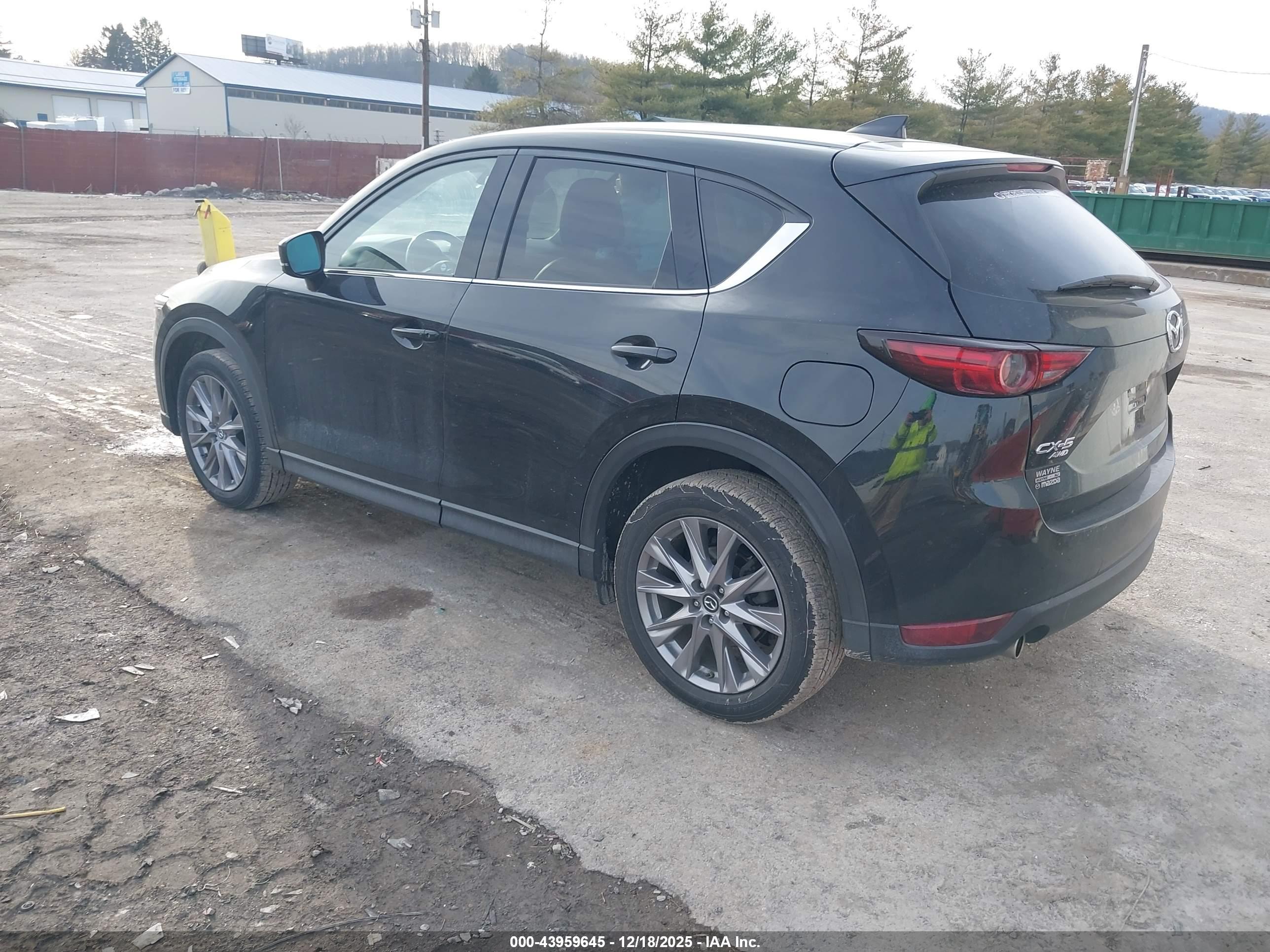 MAZDA CX-5 image 3