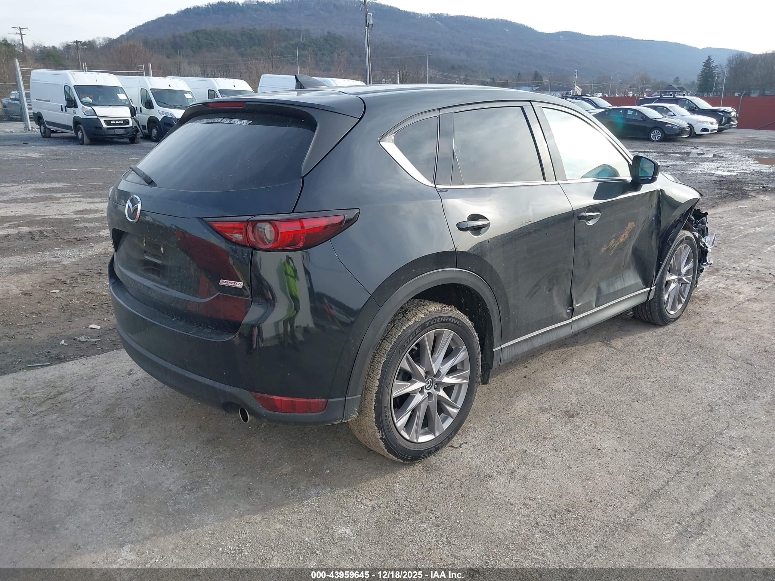 MAZDA CX-5 image 4