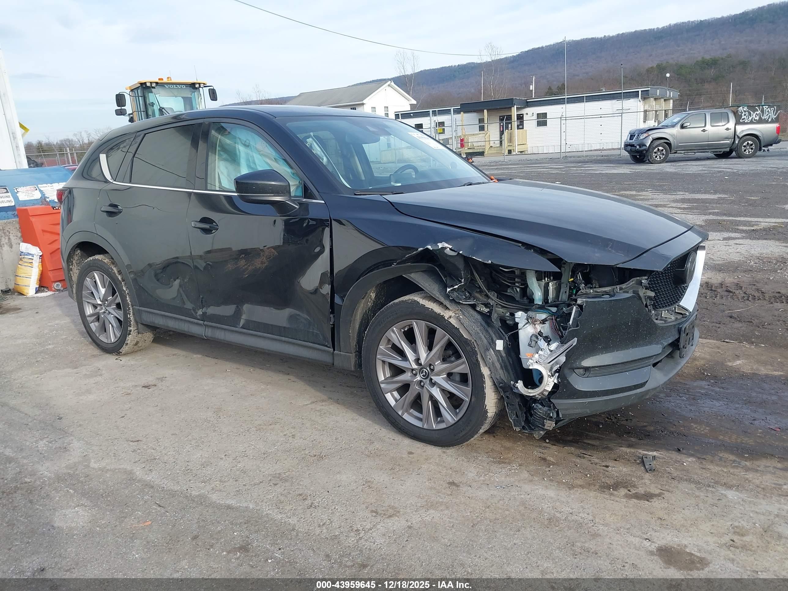 MAZDA CX-5 image 6