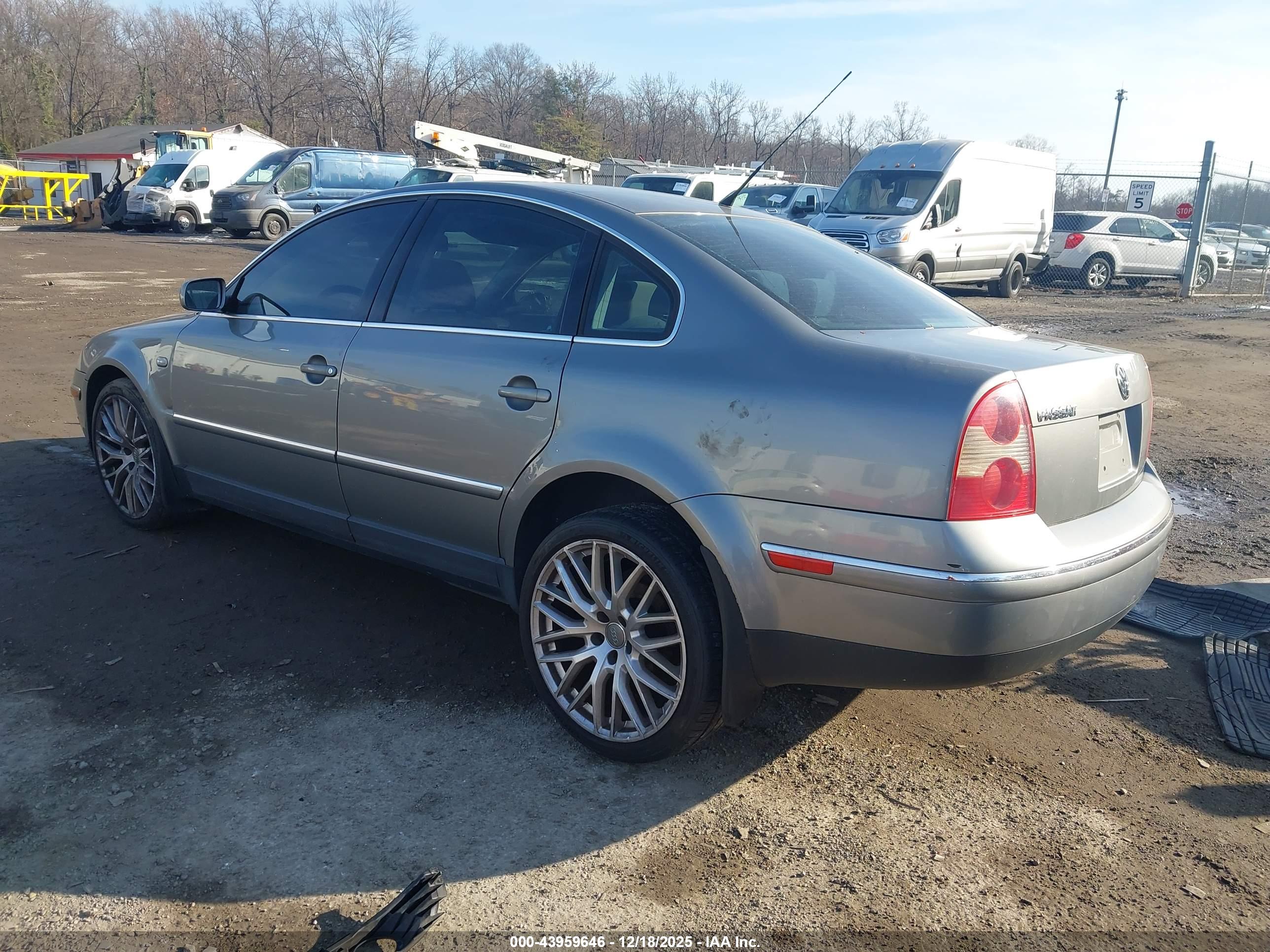 VOLKSWAGEN PASSAT image 3