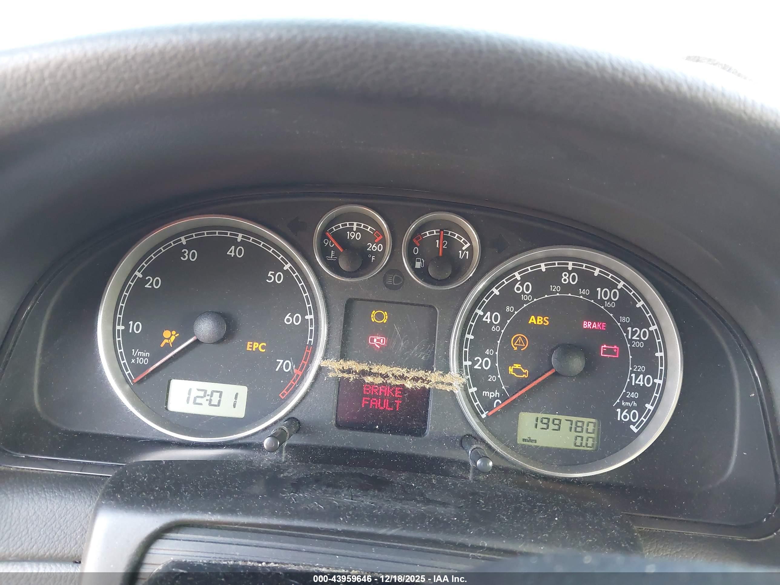 VOLKSWAGEN PASSAT image 7