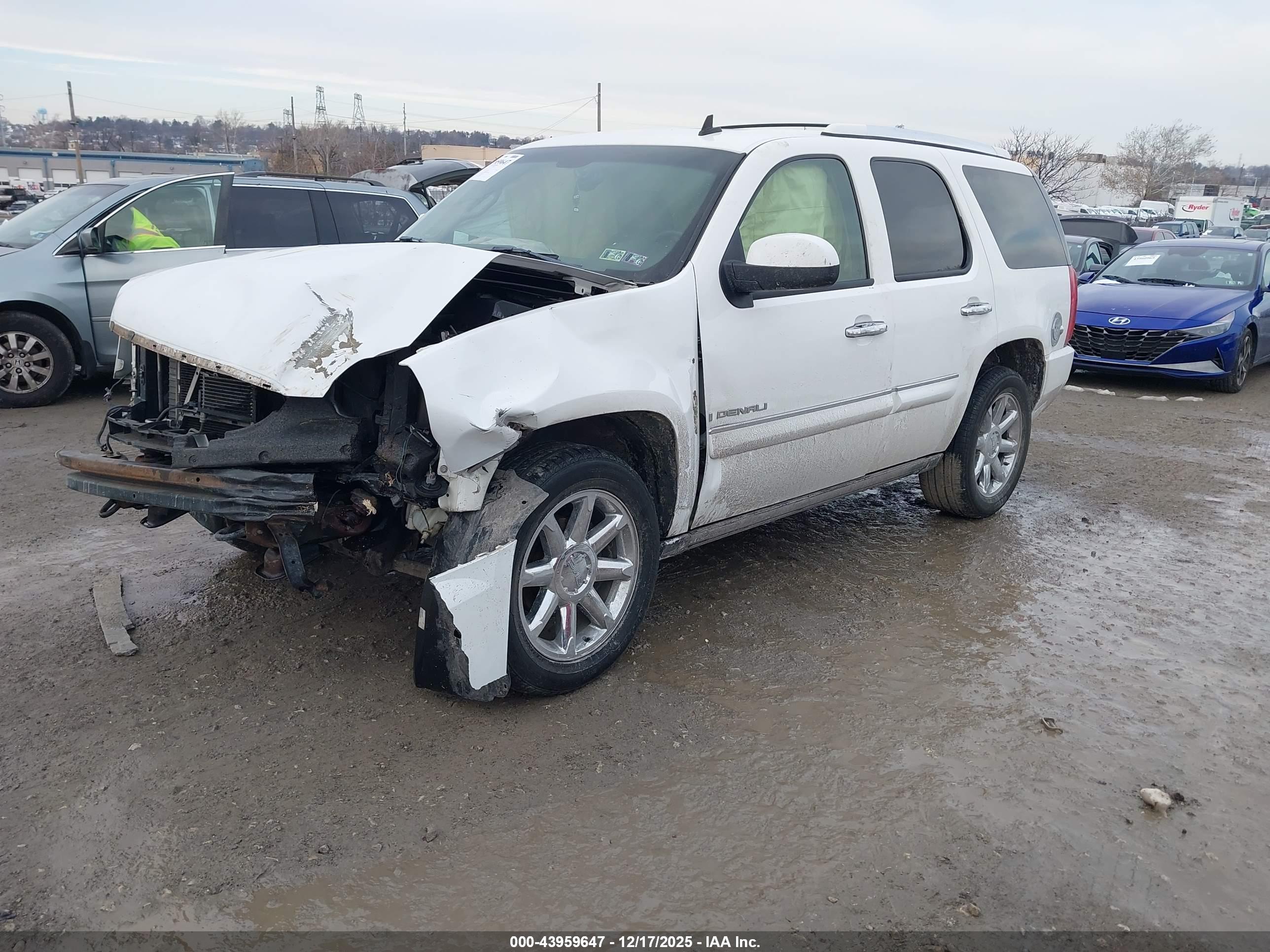 GMC YUKON image 2