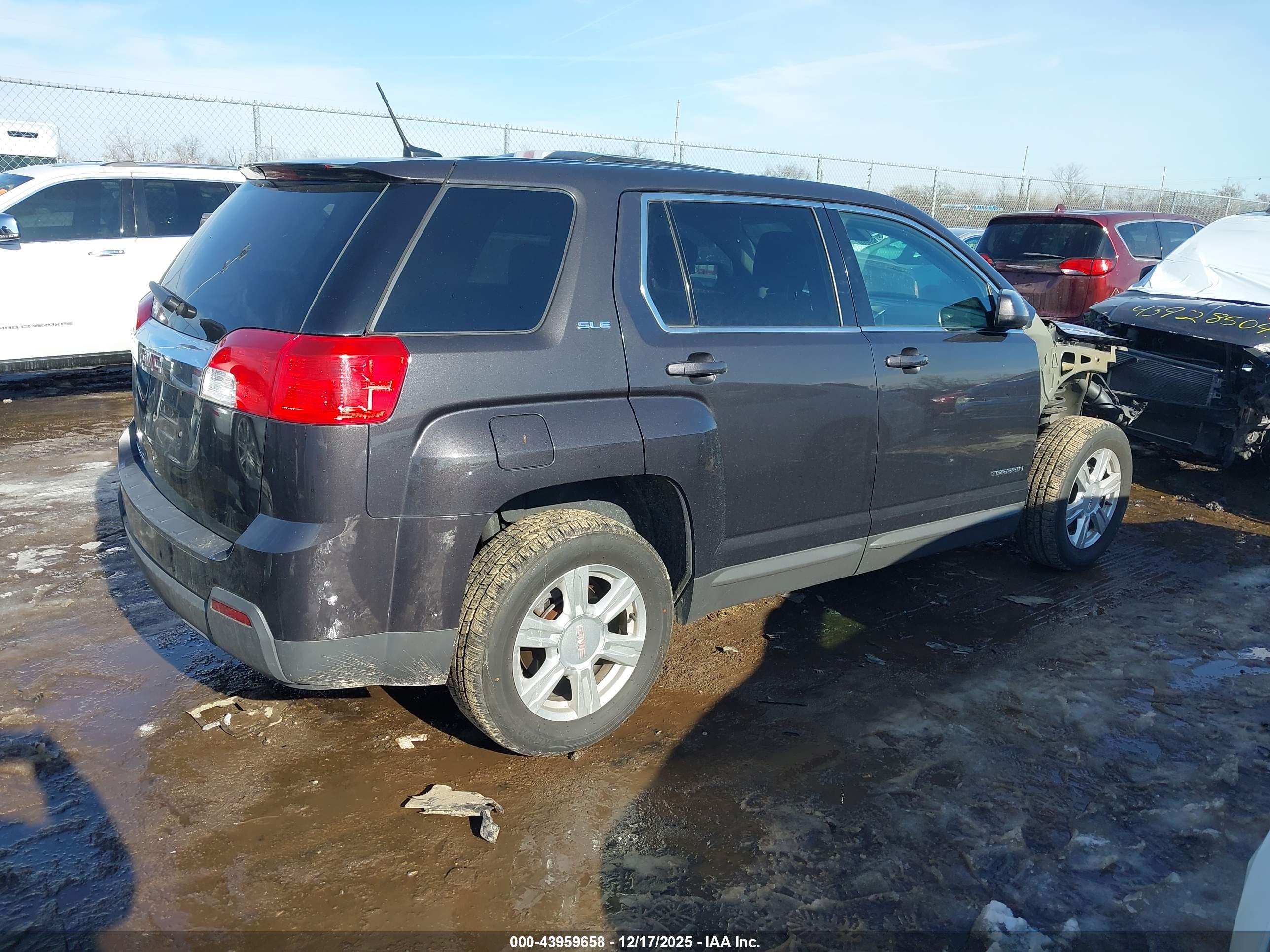 GMC TERRAIN image 4