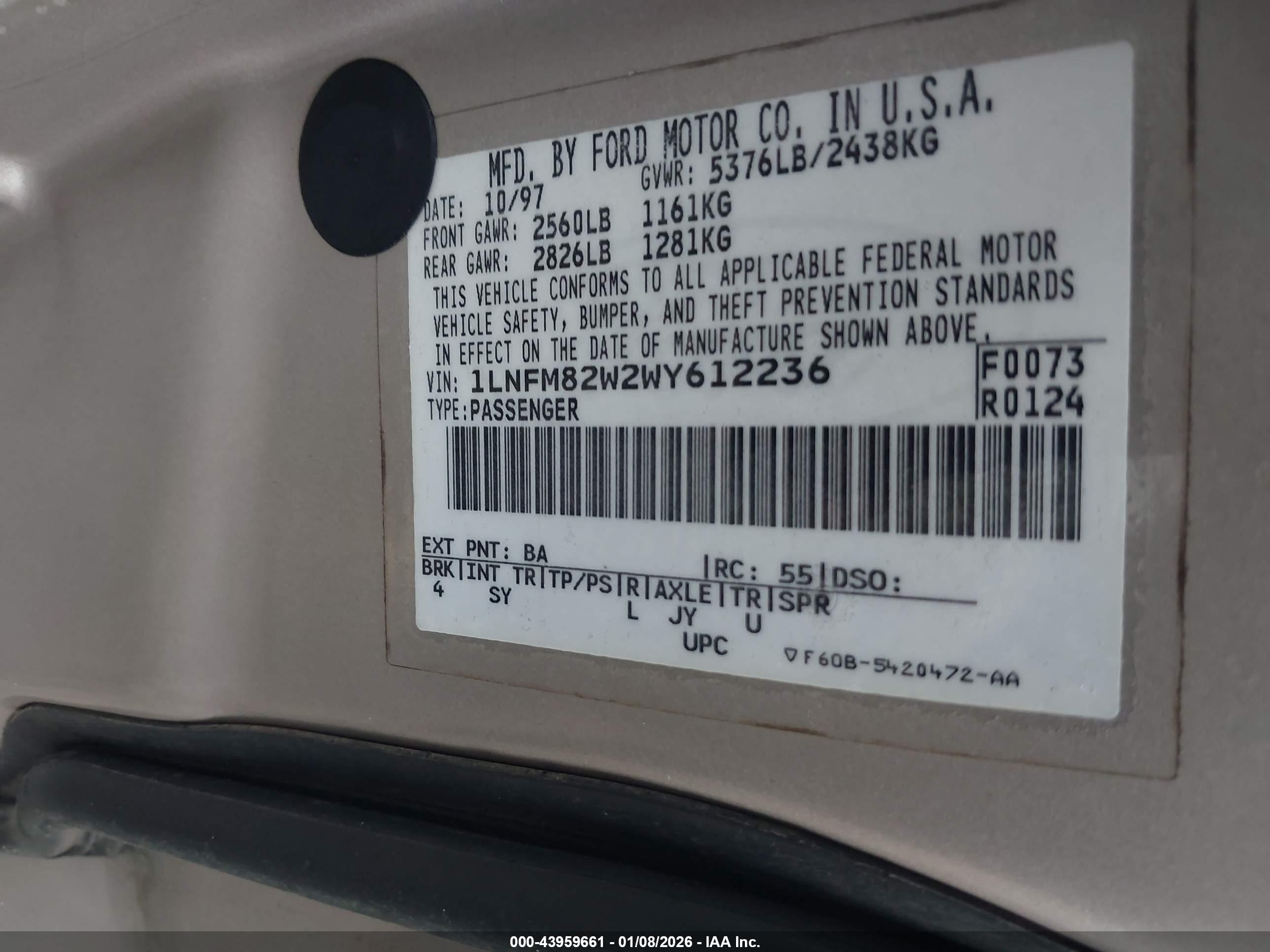 LINCOLN TOWN image 9
