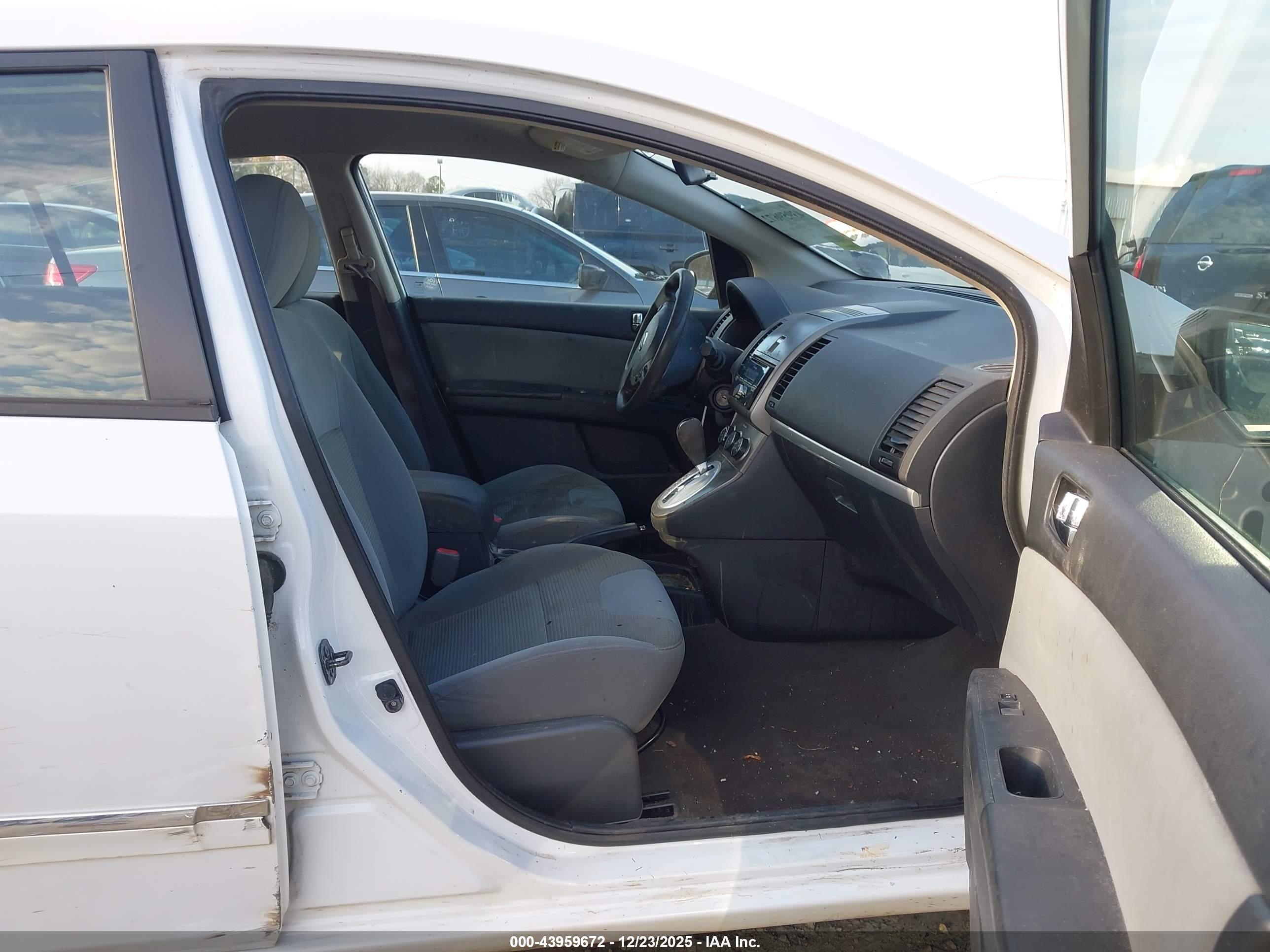 NISSAN SENTRA image 5