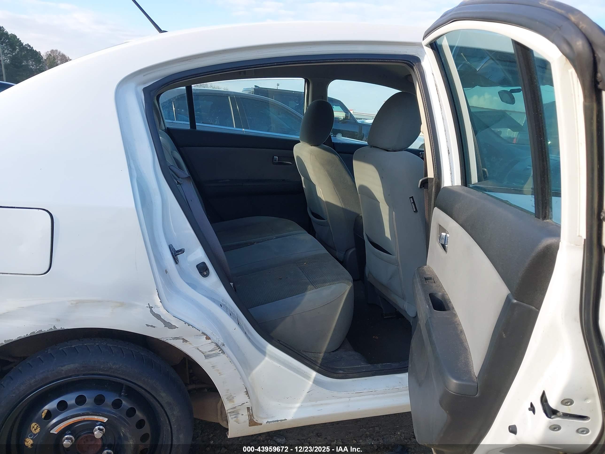 NISSAN SENTRA image 8