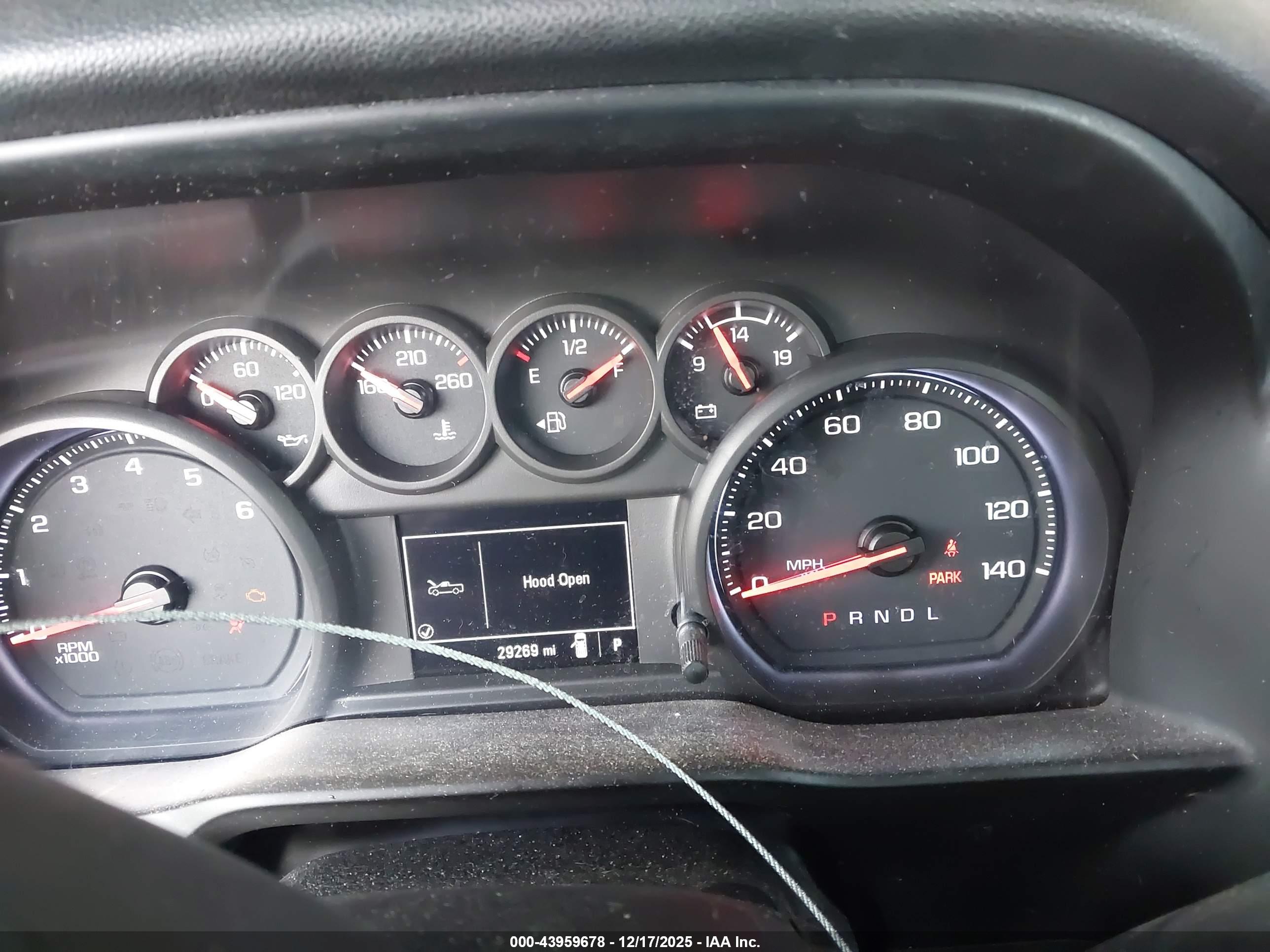 CHEVROLET SILVERADO image 7