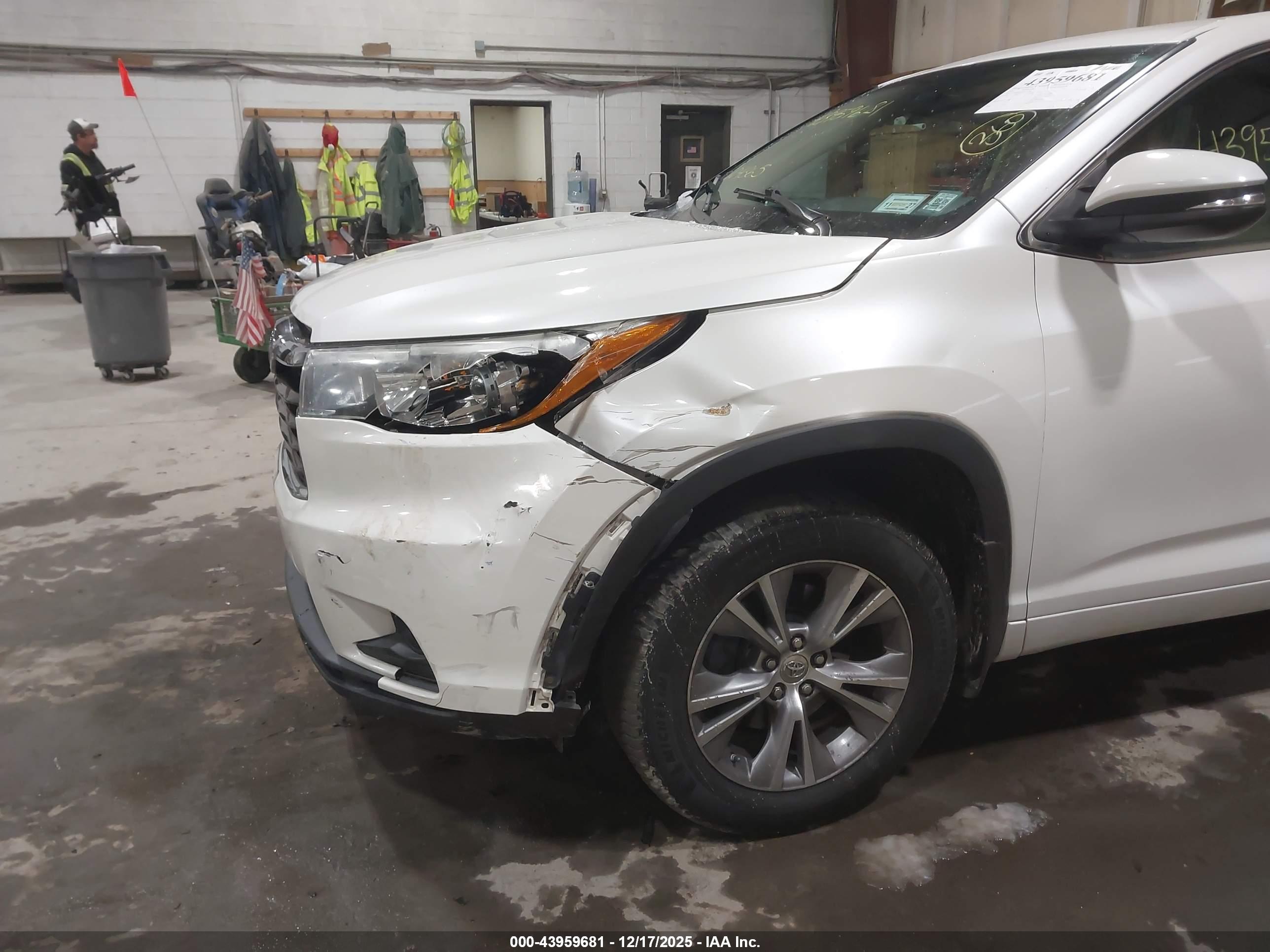 TOYOTA HIGHLANDER image 6