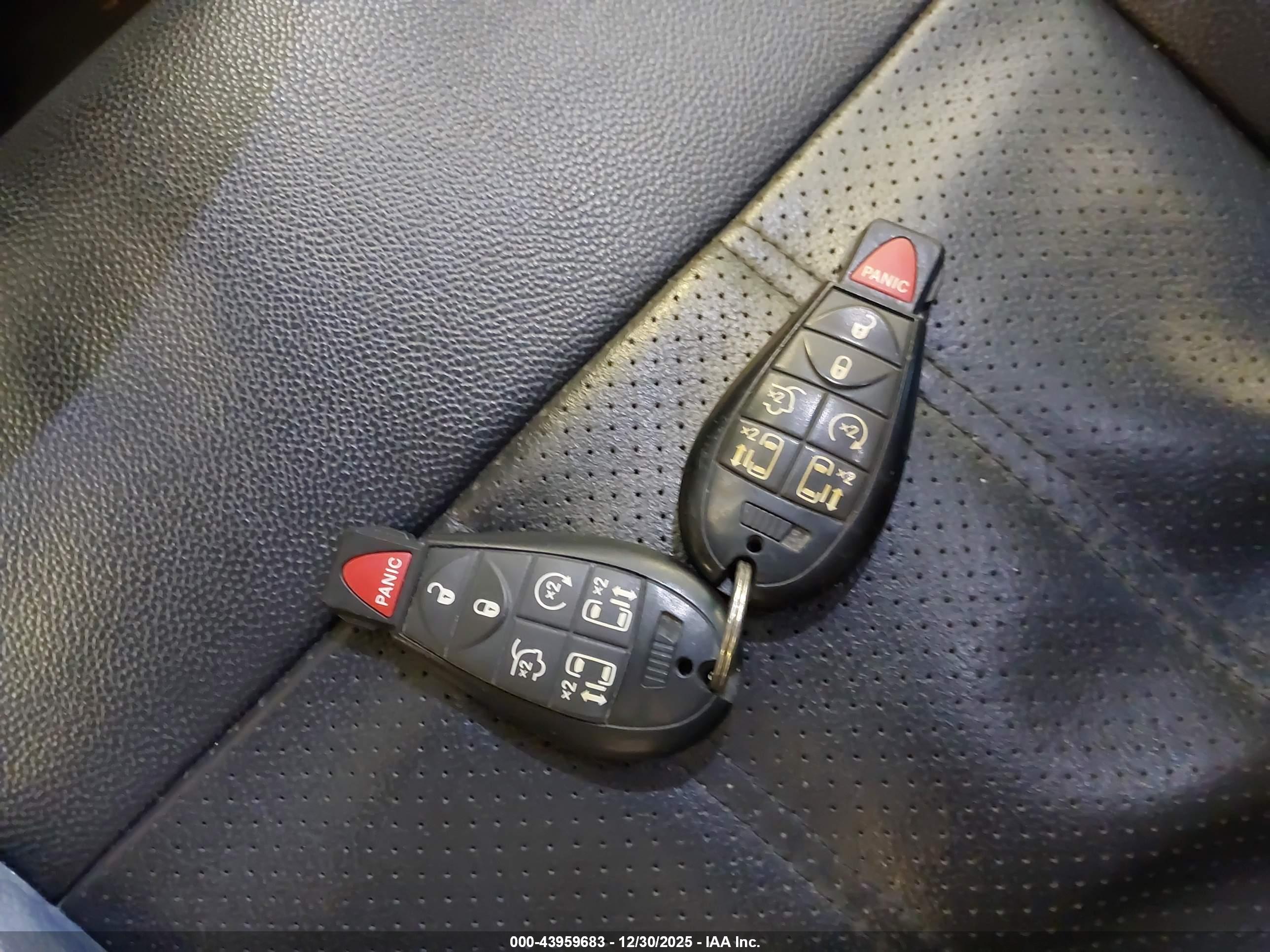 CHRYSLER TOWN image 11