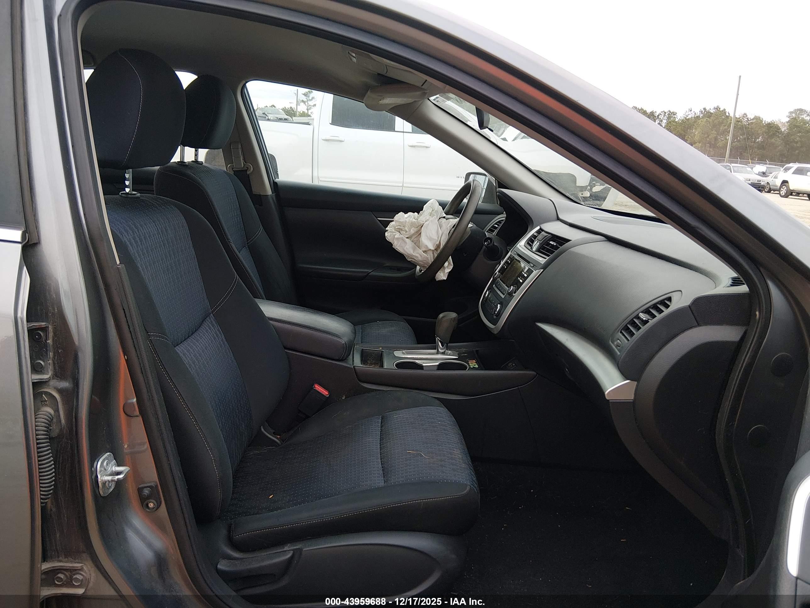 NISSAN ALTIMA image 5