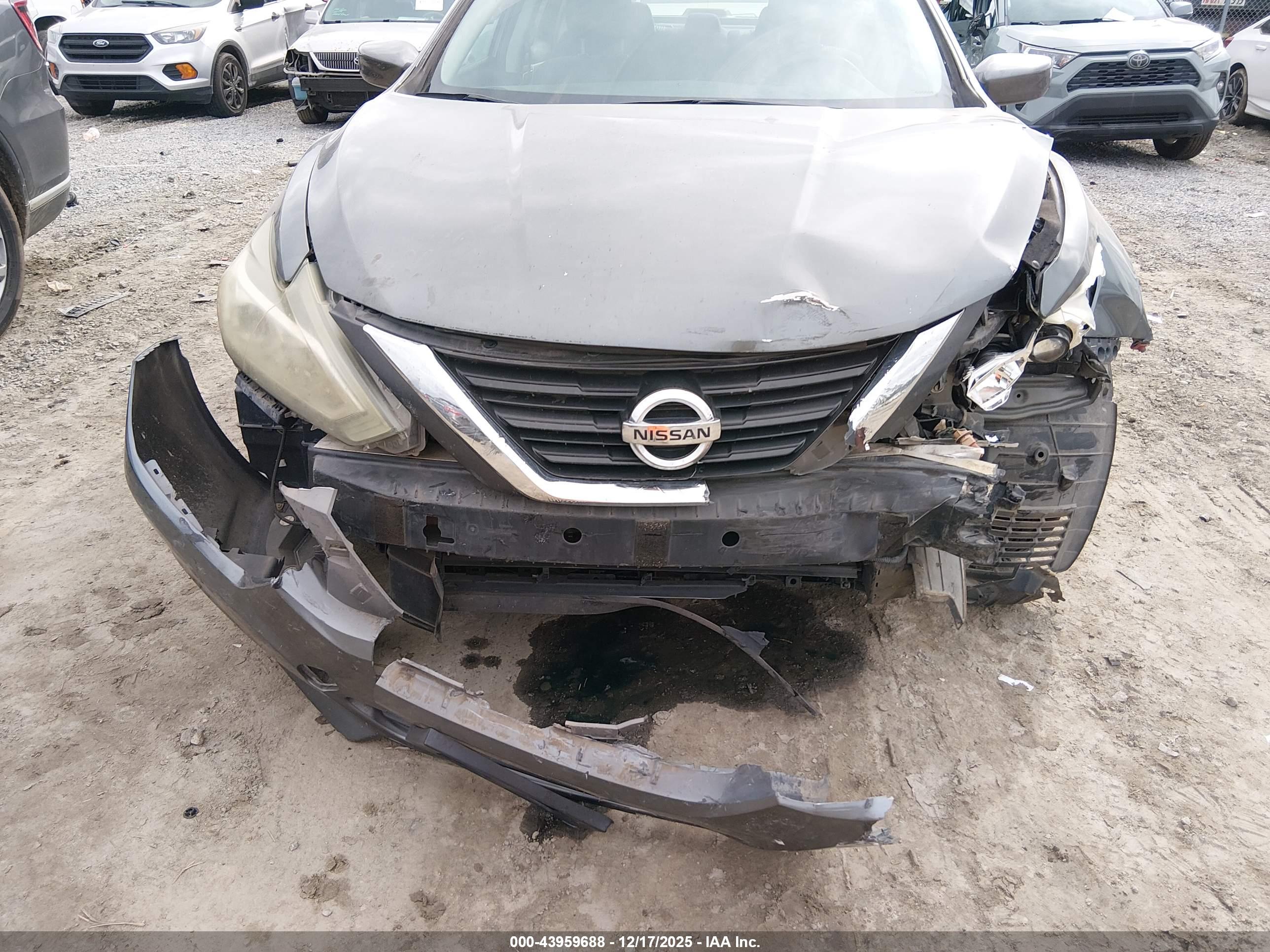 NISSAN ALTIMA image 6